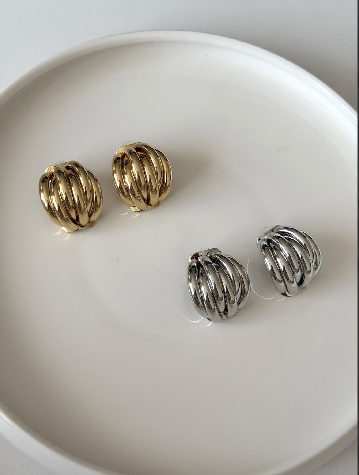 PARİS MODEL VİNTAGE GOLD KÜPE