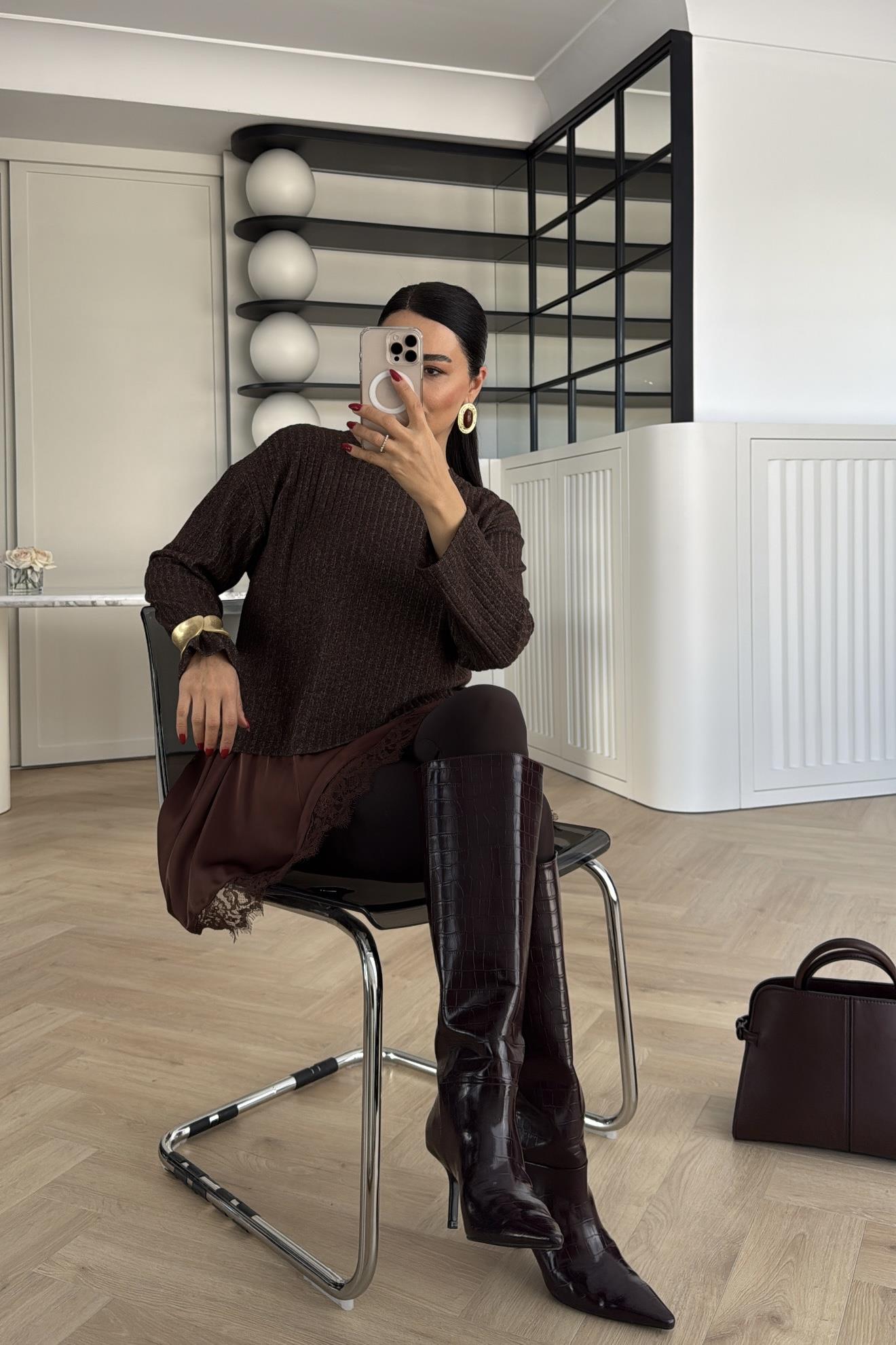 SATEN DANTEL ETEK UÇLU YUMOŞ OVERSİZE BLUZ