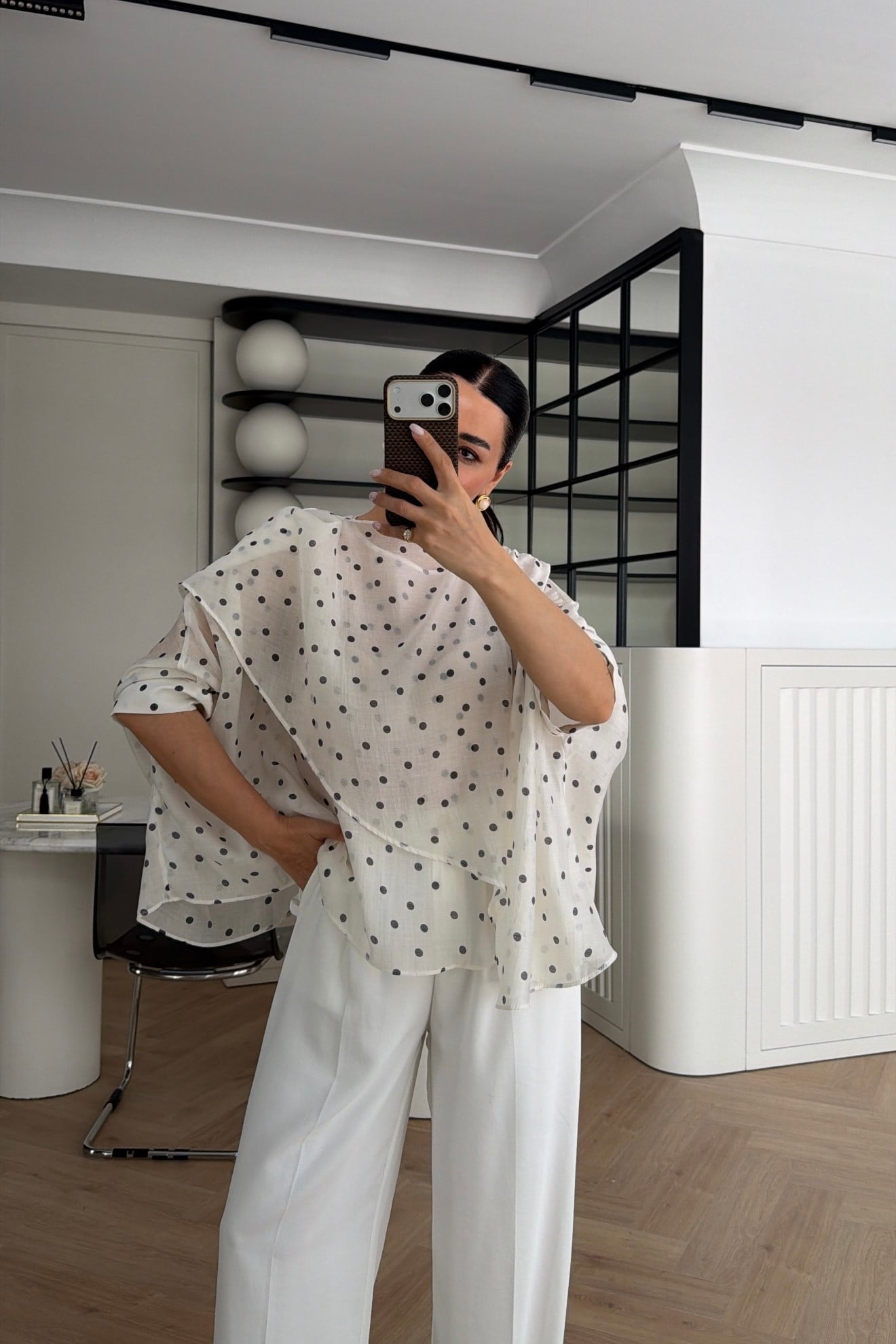 ŞİFON PUANTİYELİ PELERİN BLUZ BEYAZ