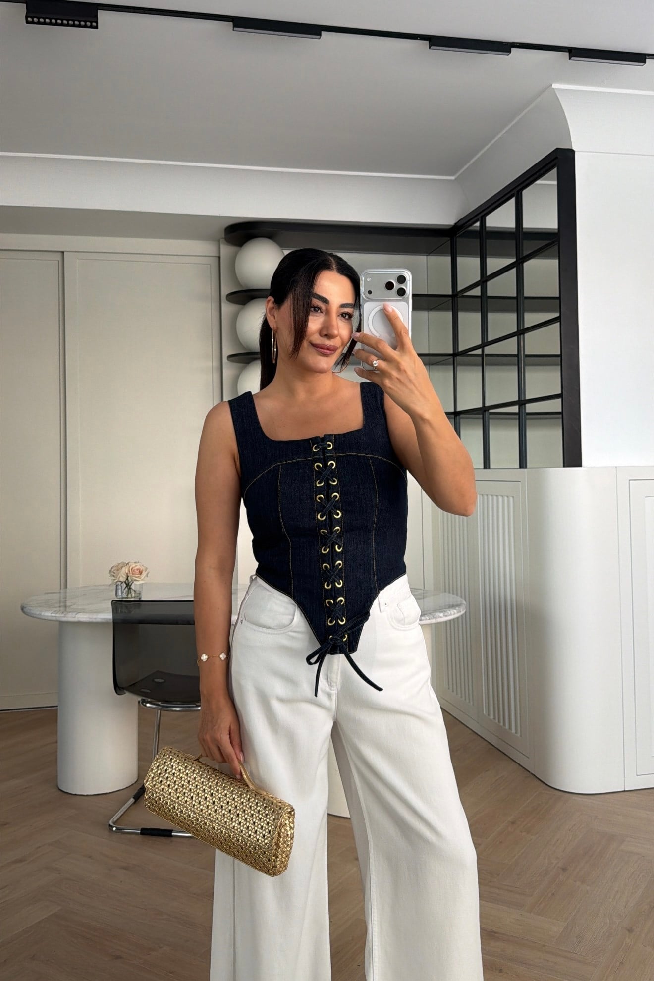 SIRT FERMUARLI LİKRALI DENİM KUŞGÖZÜ DETAYLI KORSE BLUZ LACİVERT 