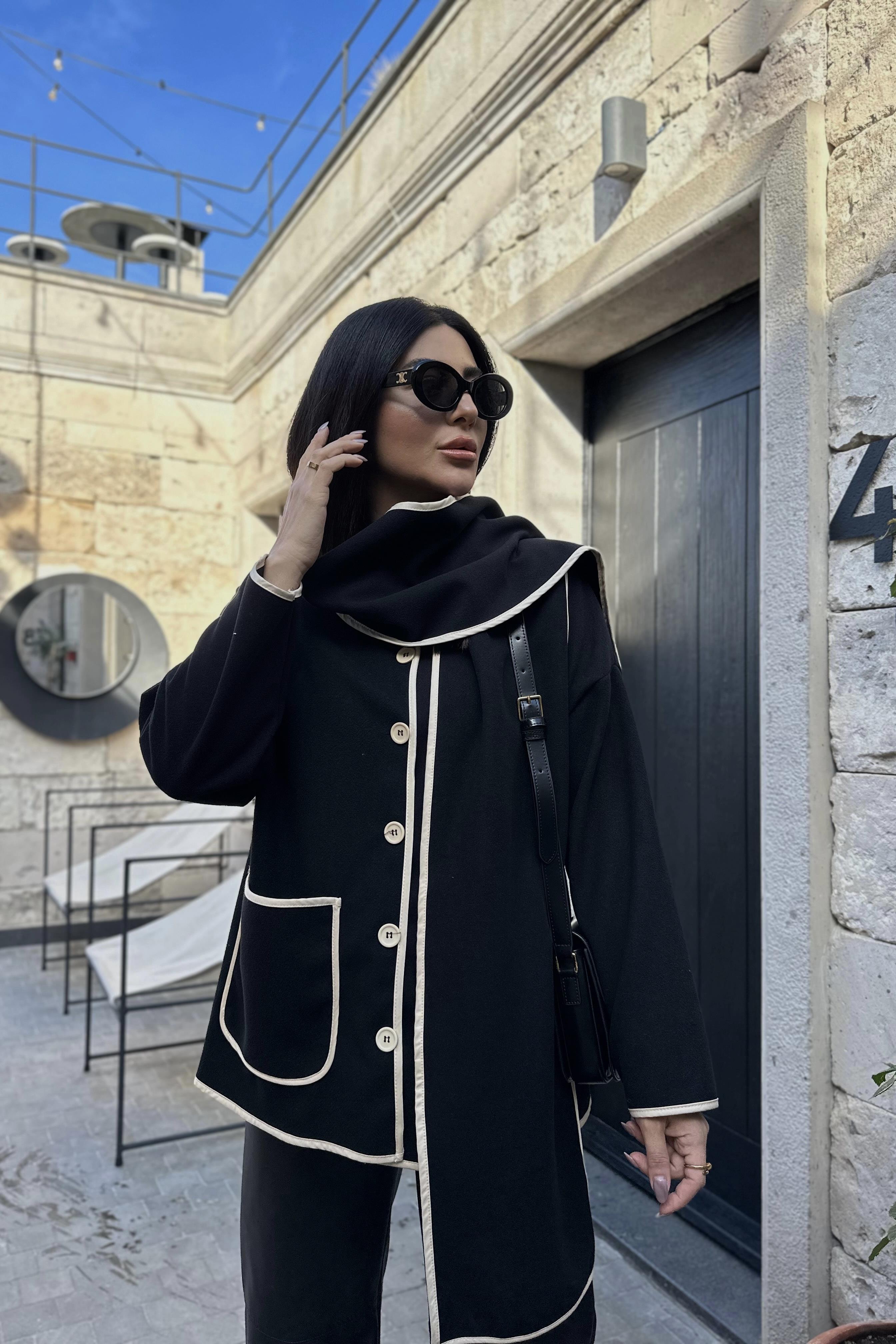 Siyah Atkı Tasarım Cepli Kaşe Ceket 