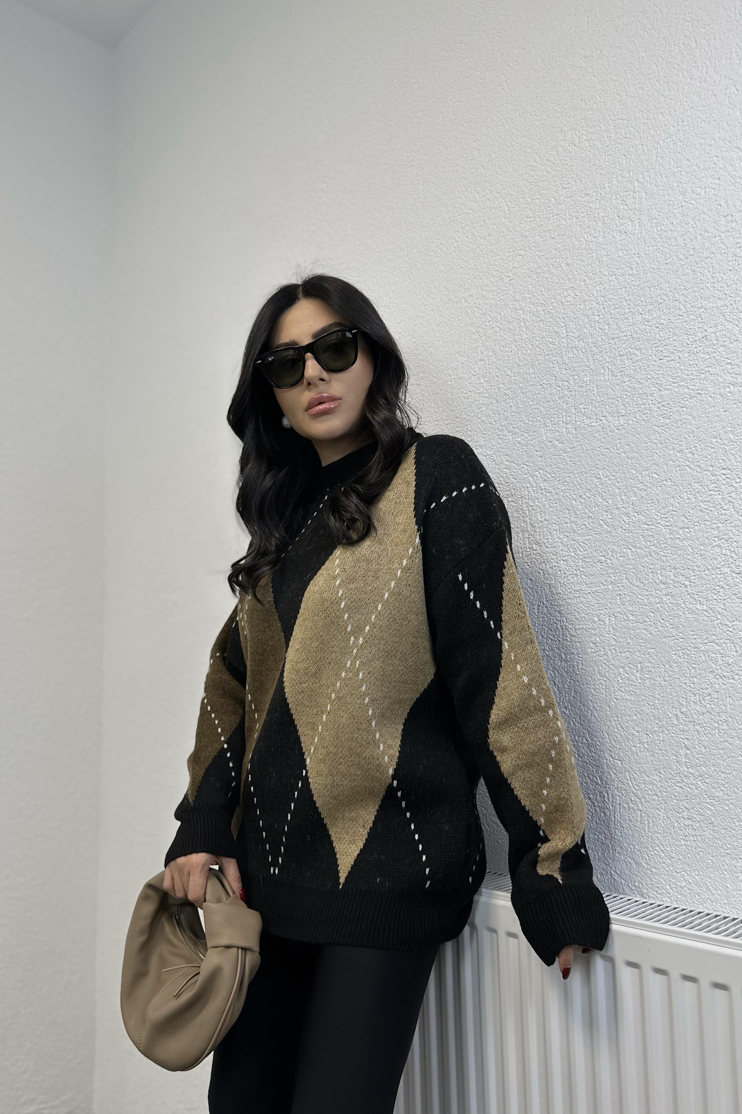 Siyah Bej Baklava Desenli Triko Kazak