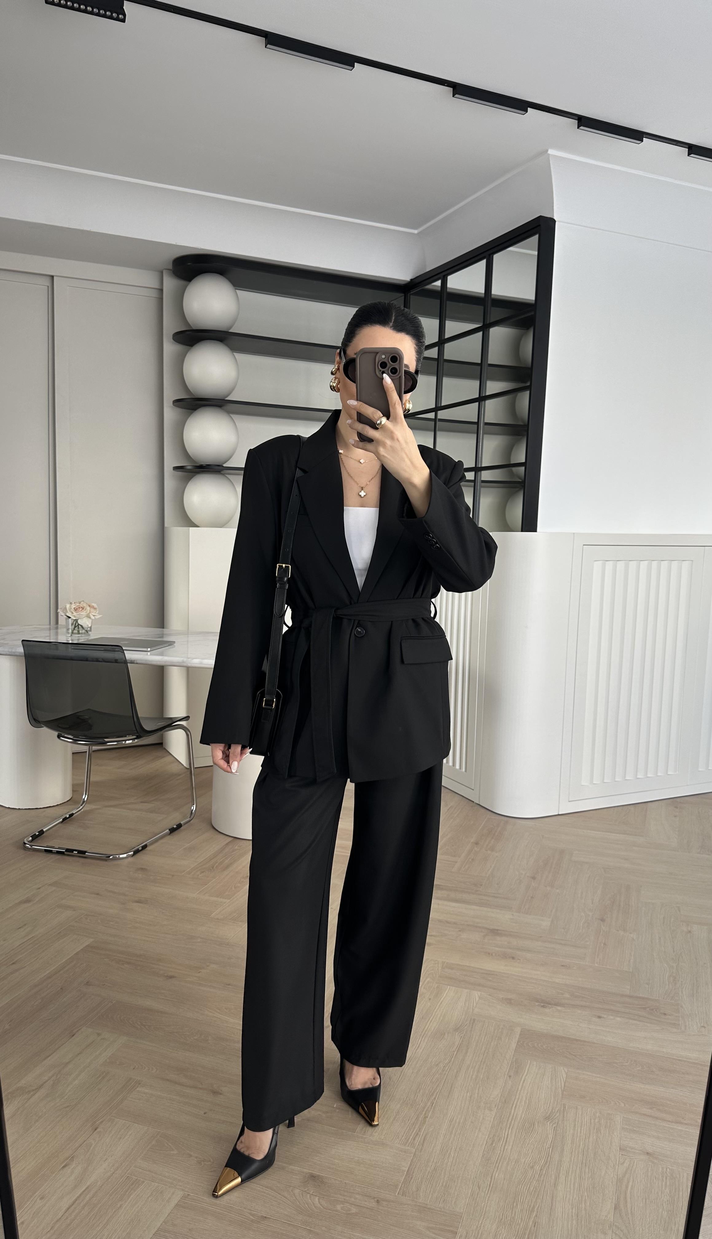 Siyah Kuşak Detaylı Premium Ceket Pantolon Takım
