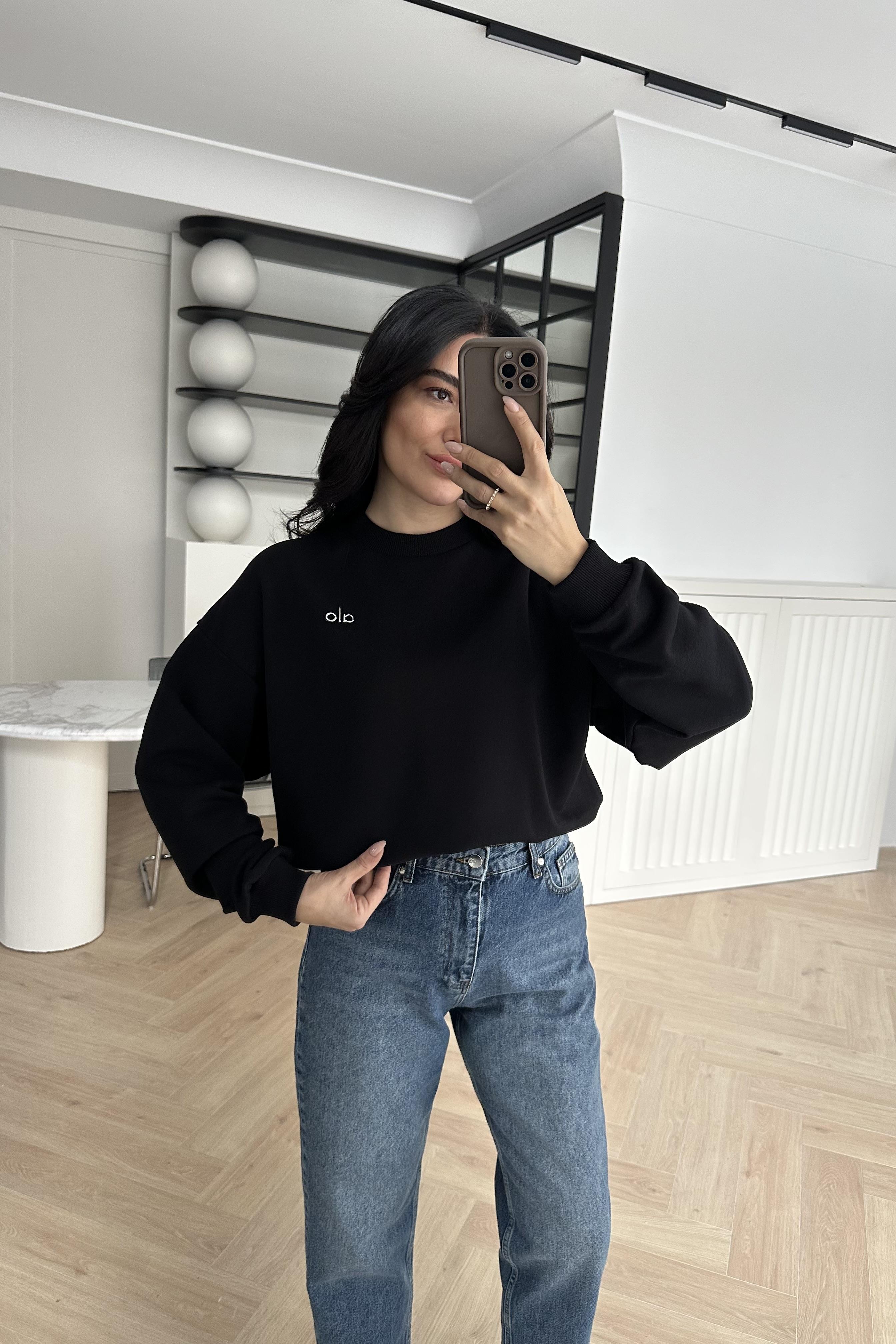 Siyah Logolu Özel Üretim Sweatshirt 