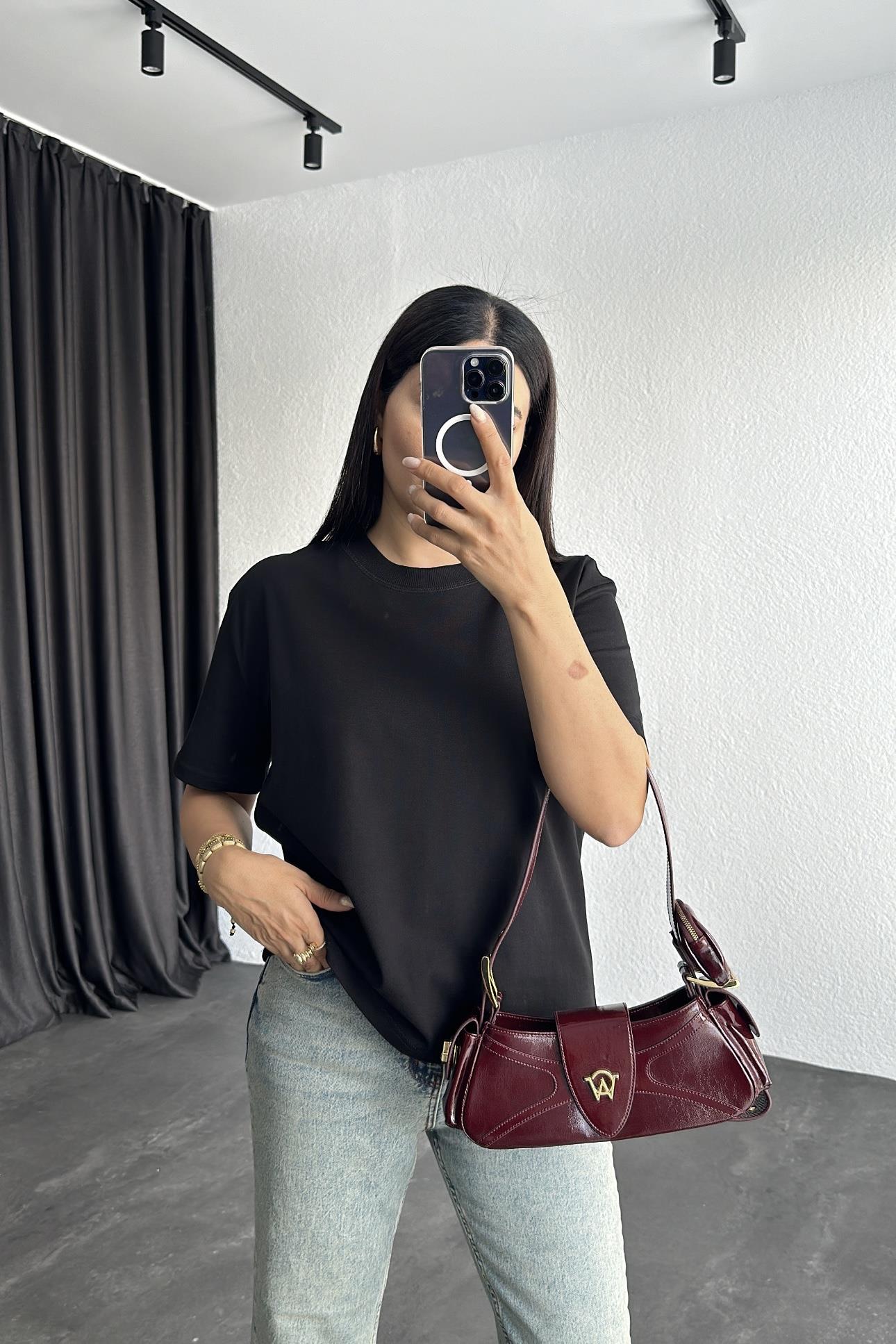 Siyah Renk Dekoratif Yaka Dilvin Marka Basic