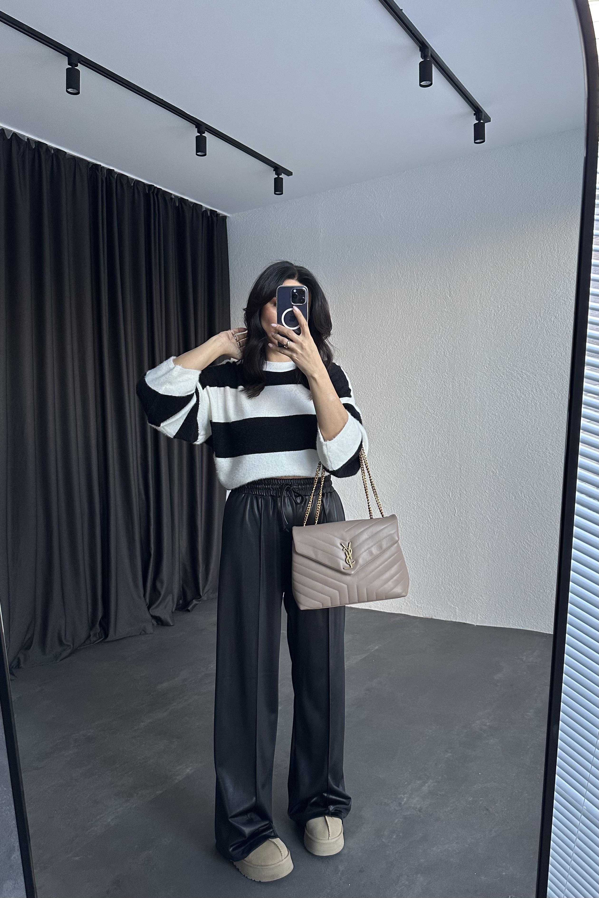 Siyah Renk Deri Görünümlü Palazzo Pantolon