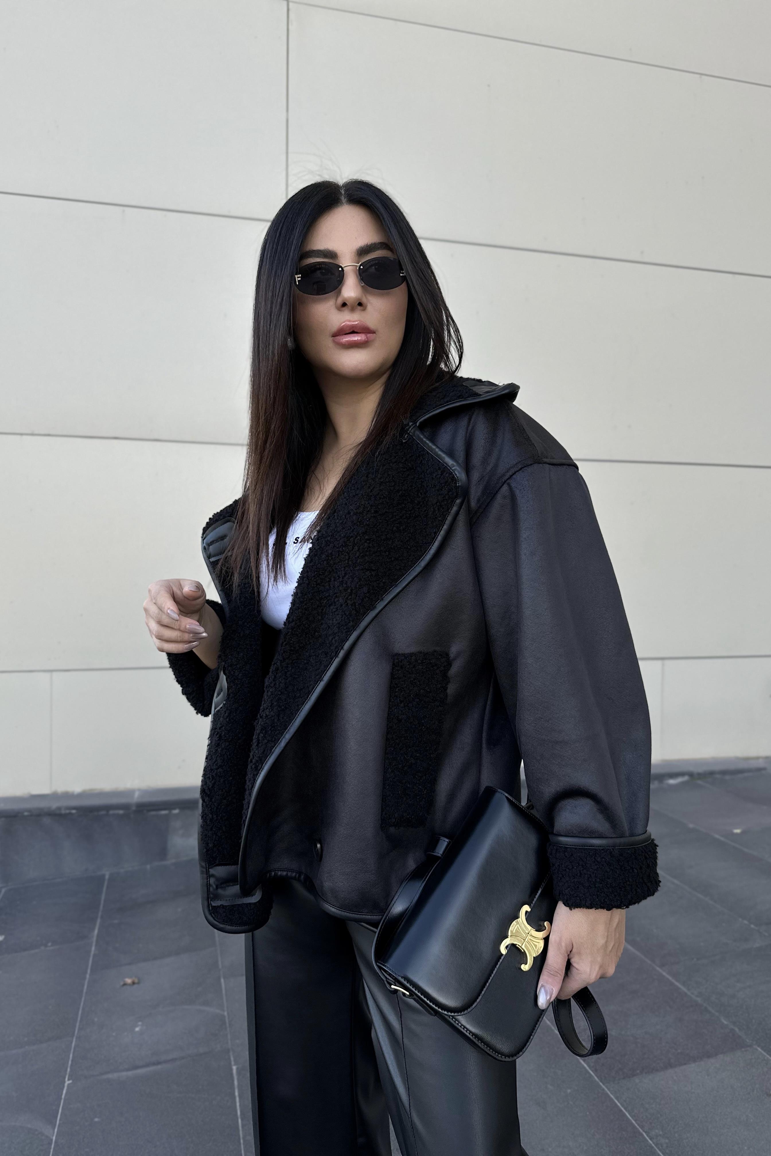 Siyah Renk Kürklü Deri Ceket