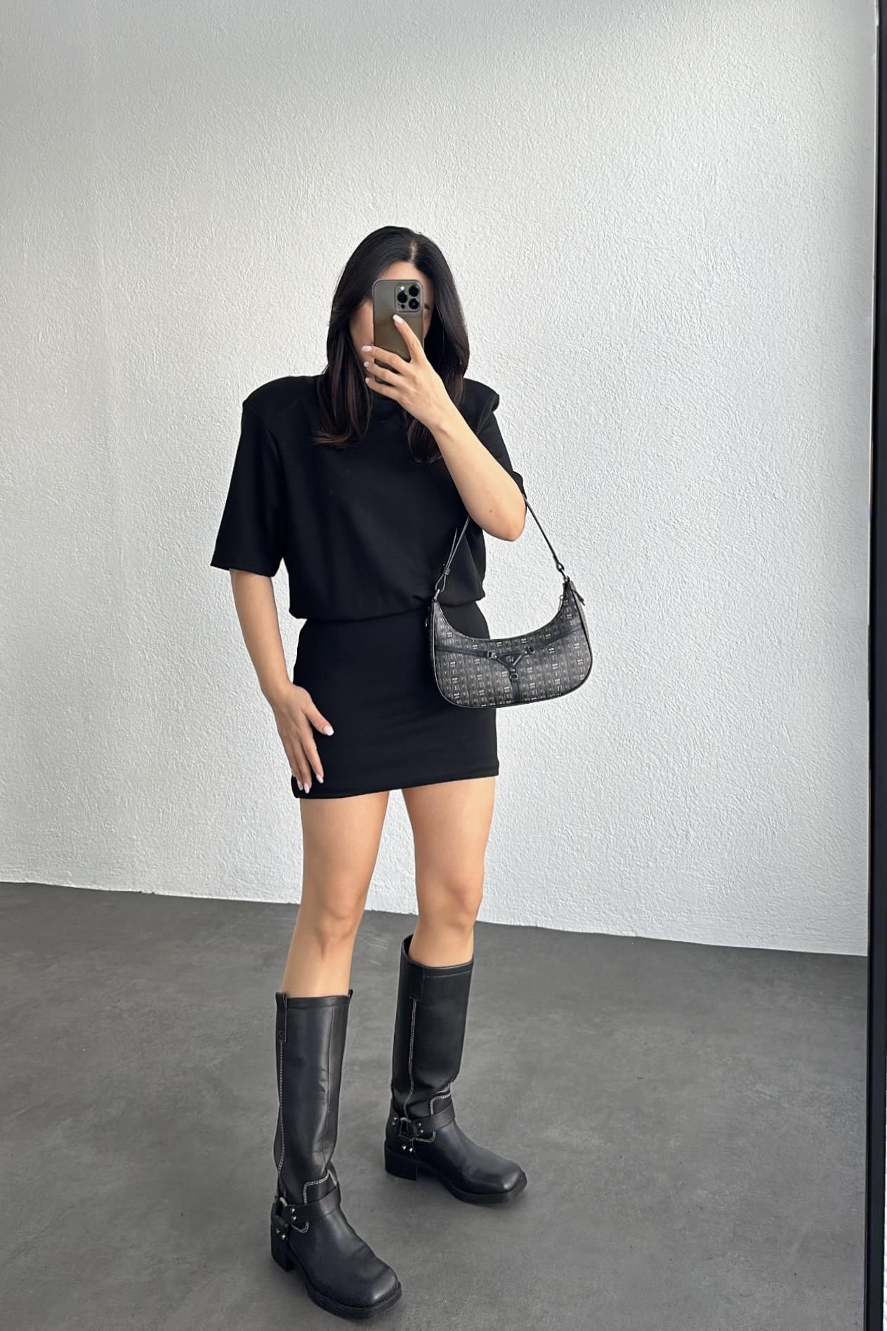 Siyah Renk Vatkalı Tok Esnek Kumaş Penye Elbise