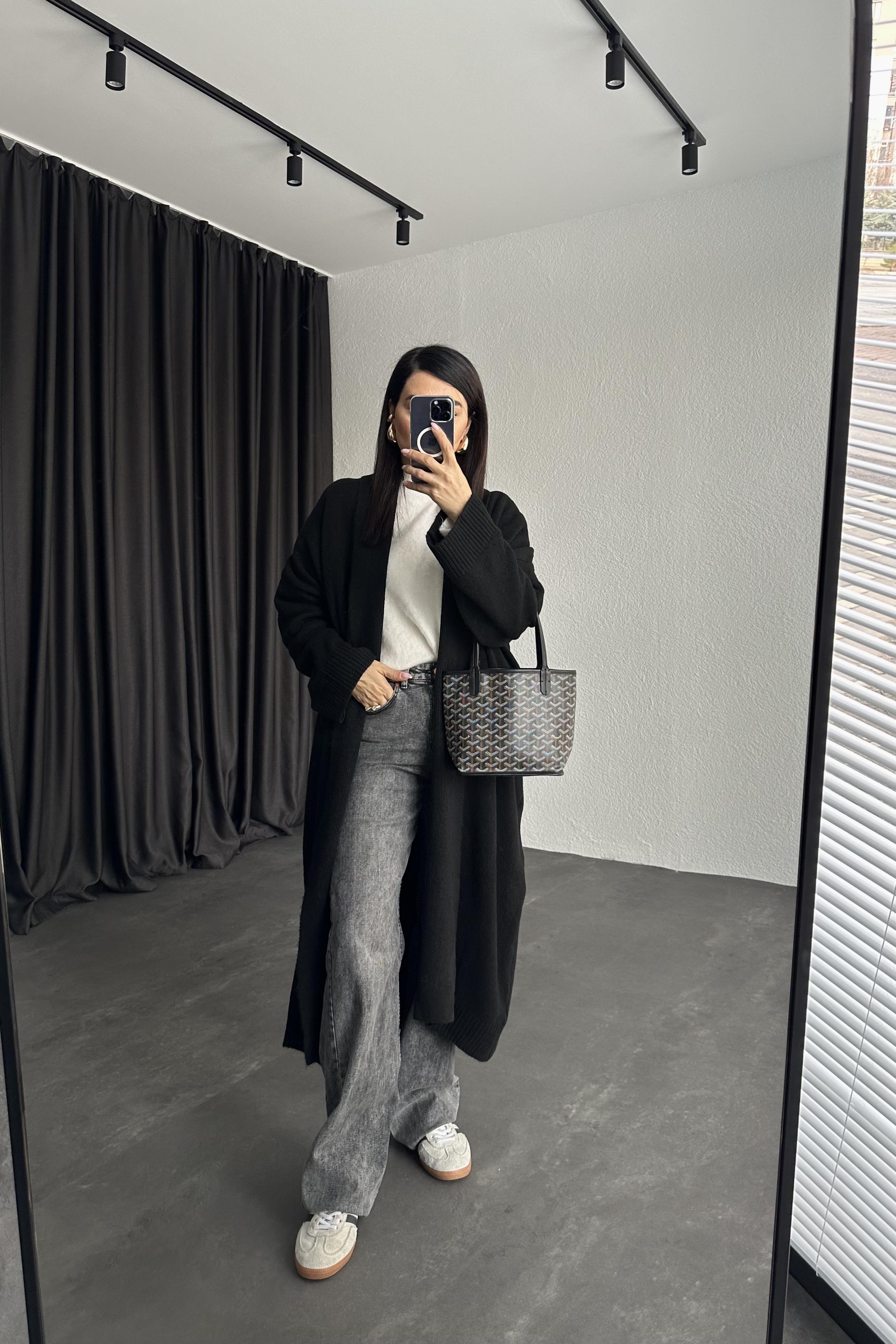 Siyah Şal Yaka Uzun Hırka