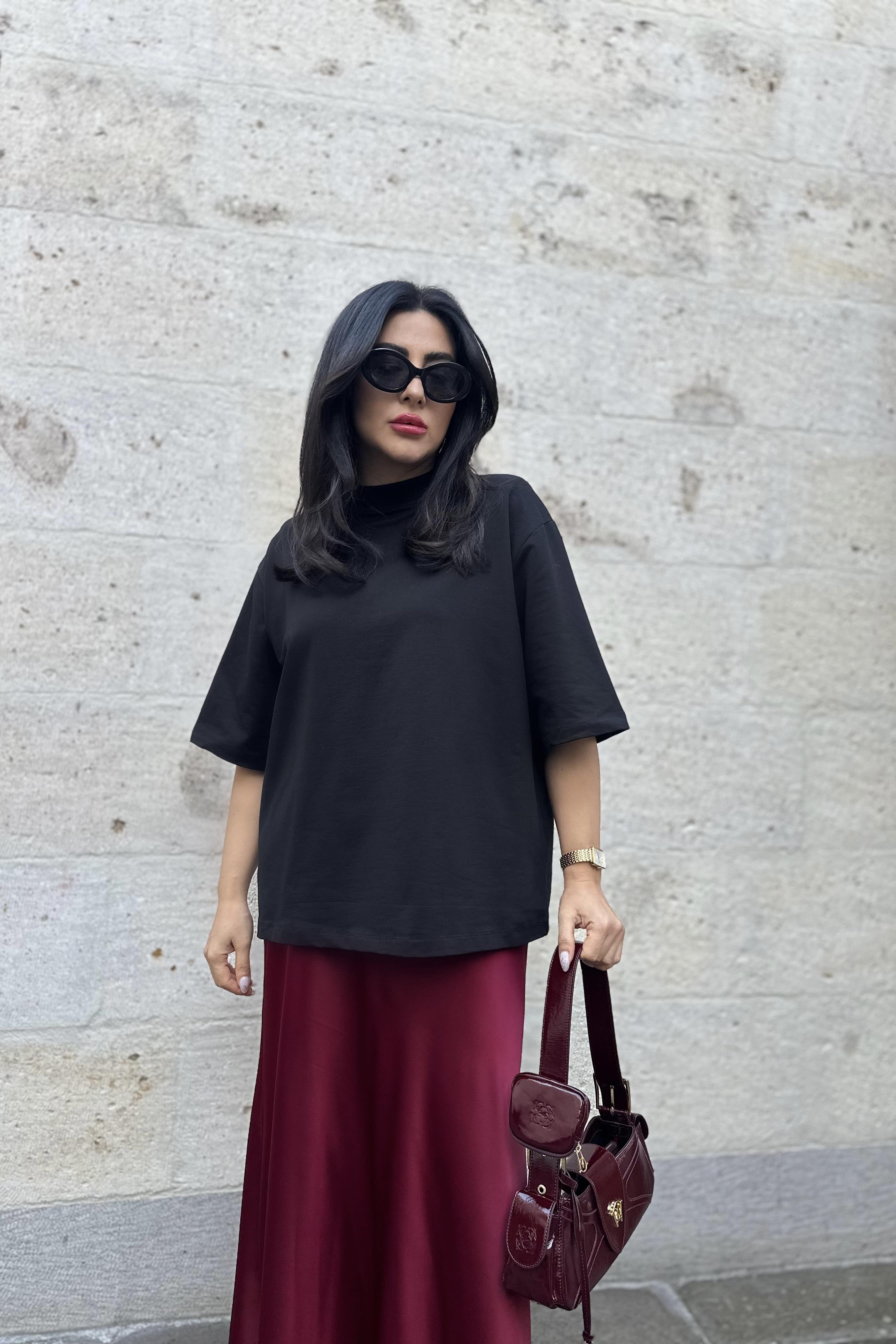 Siyah Vatkalı Oversize Tok Penye Kumaş Tişört