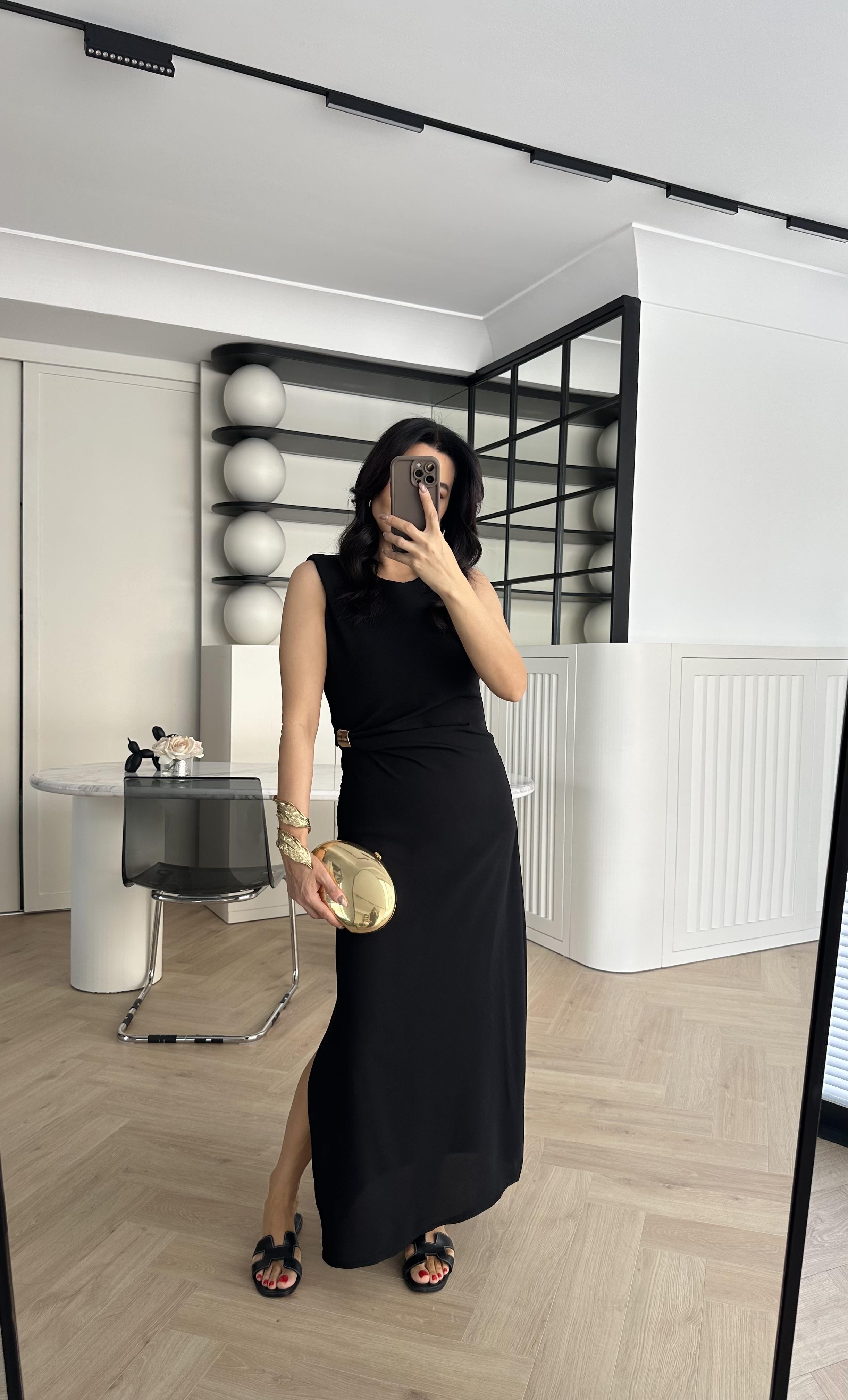 Siyah Zr Model Vatkalı Kolsuz Elbise 