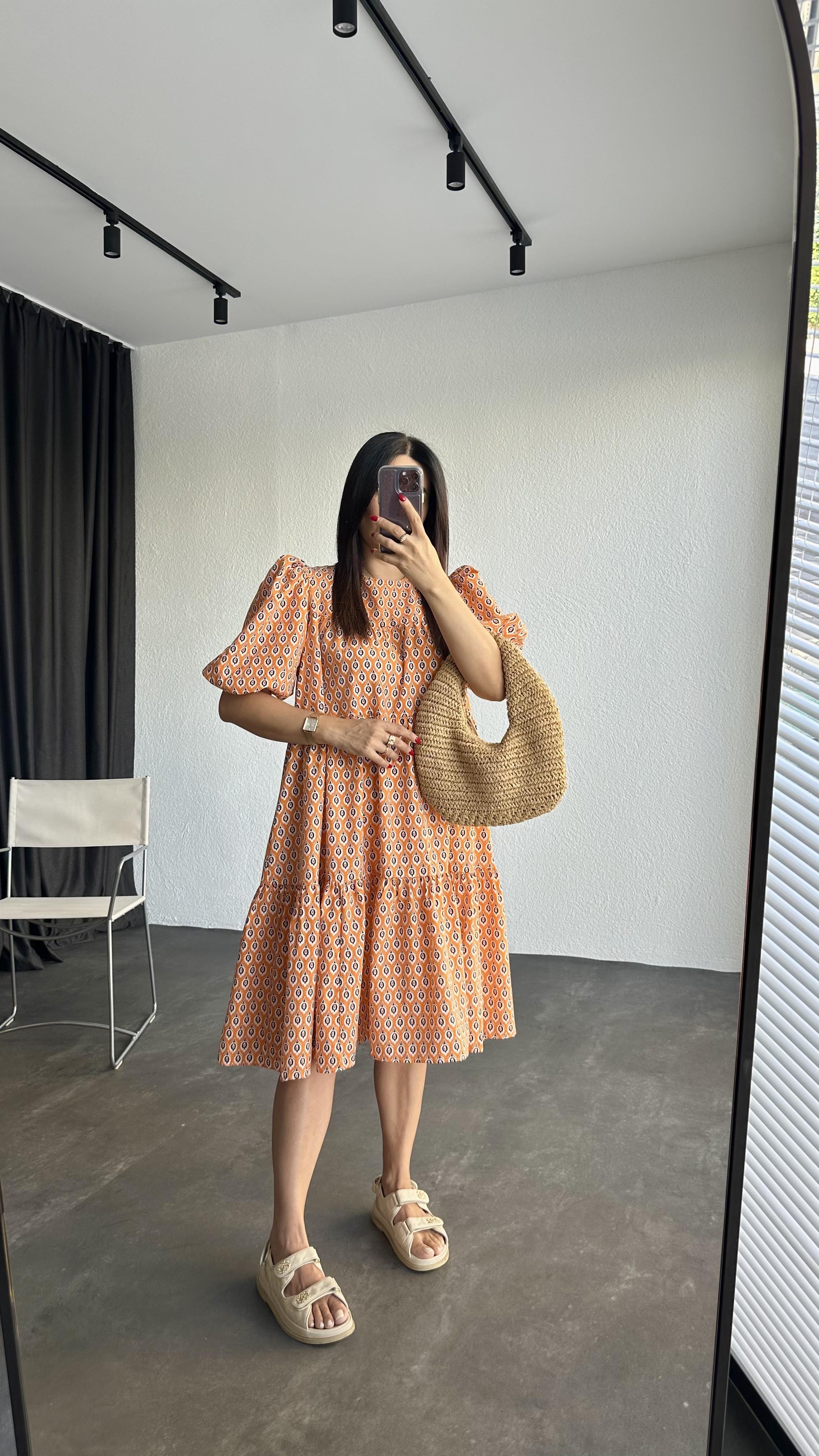 Turuncu Desenli Oversize Kalıp Poplin Elbise