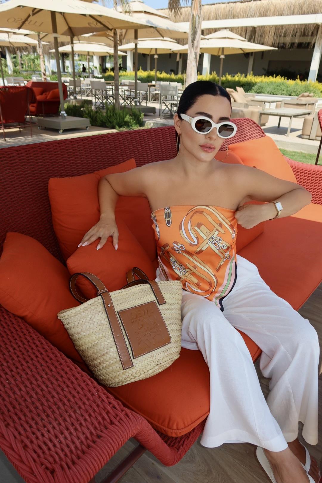 TURUNCU DESENLİ SATEN FULAR BLUZ