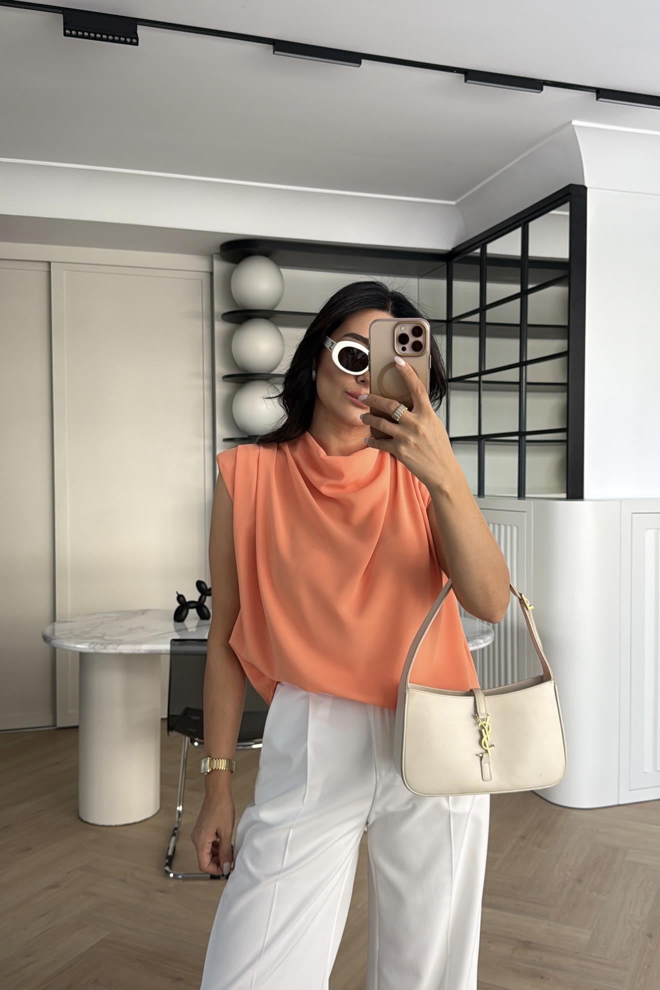 TURUNCU VATKALI KREP KUMAŞ TASARIM BLUZ