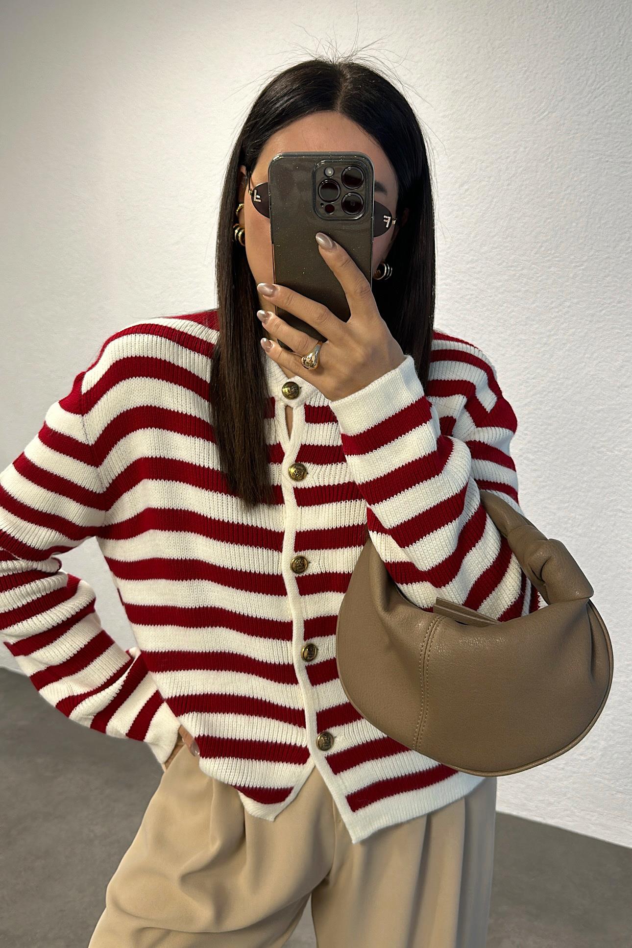 Vatkalı Kırmızı Çizgili Triko Hırka