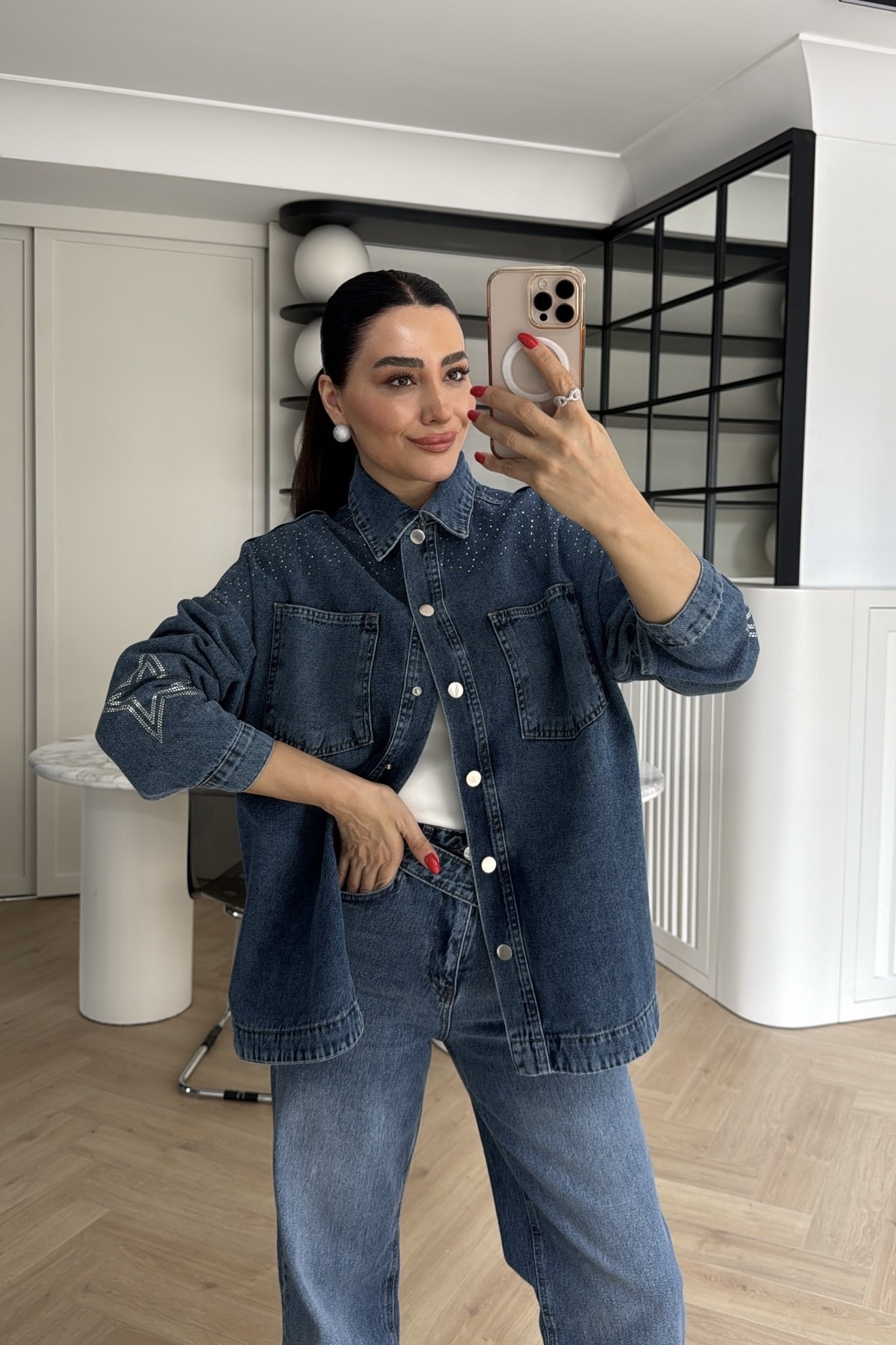 YILDIZ NAKIŞLI TAŞ DETAYLI DENİM CEKET 