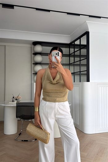 DEGAJE YAKA GOLD SİMLİ BLUZ 