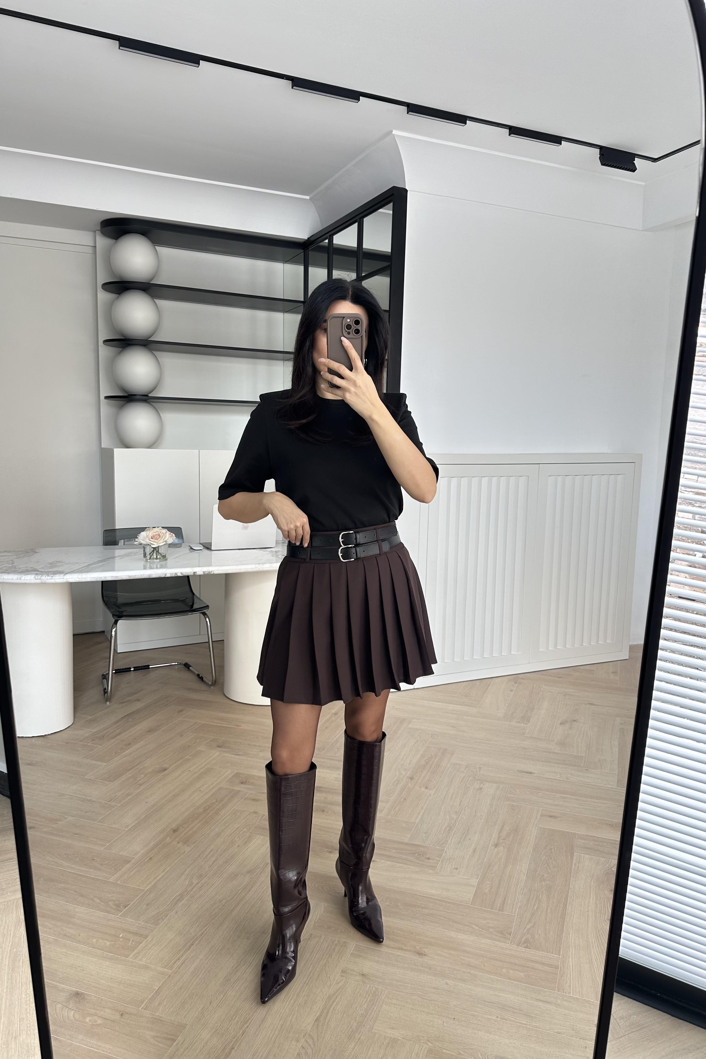 Acı Kahve Çift Kemerli Pileli Etek