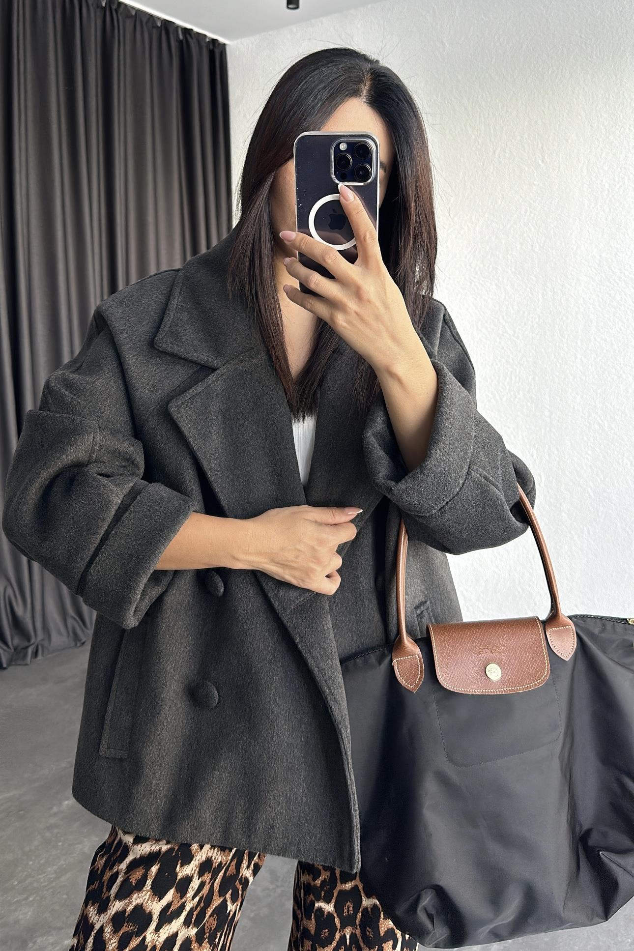 Antrasit Renk Astarlı İthal Yün Tuşeli Kısa Kaban