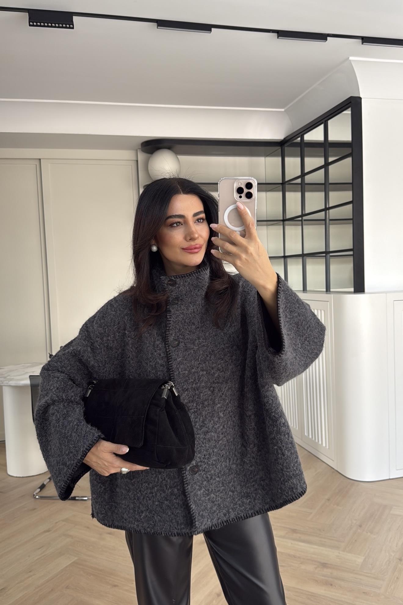 ANTRASİT RENK DİKİŞ DETAYLI DÜĞMELİ PANÇO