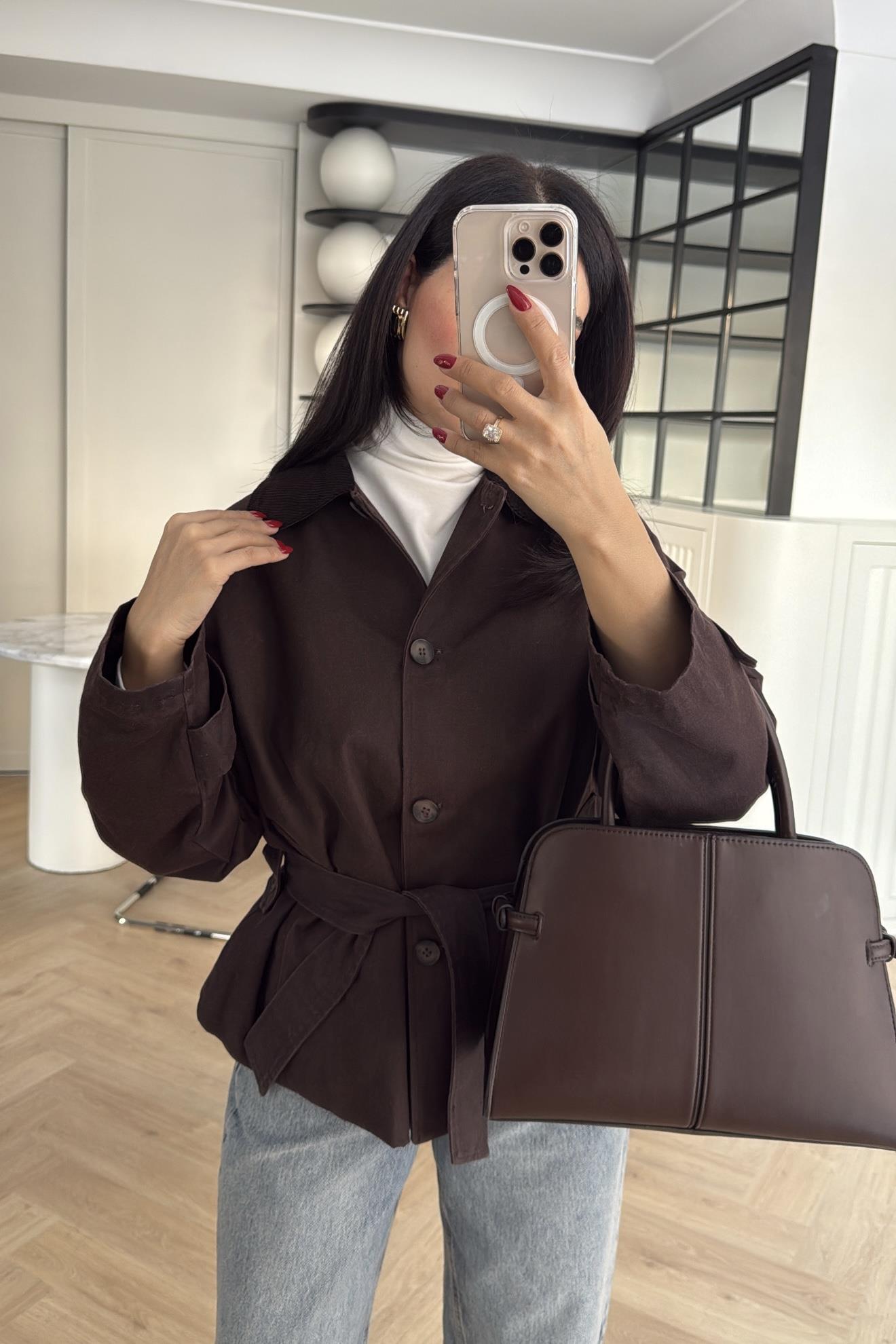 ASTARLI KADİFE YAKALI KAHVERENGİ TRENÇKOT