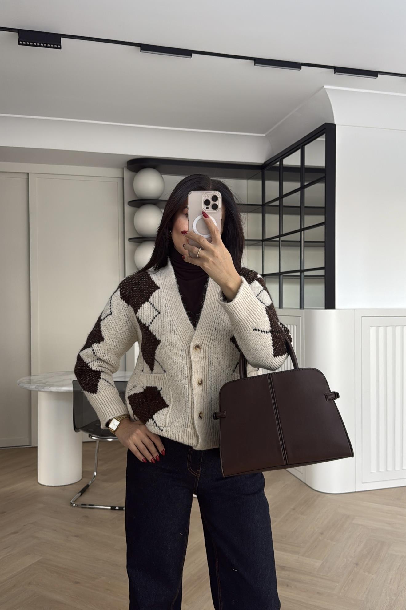 BAKLAVA DESENLİ DÜĞMELİ HIRKA