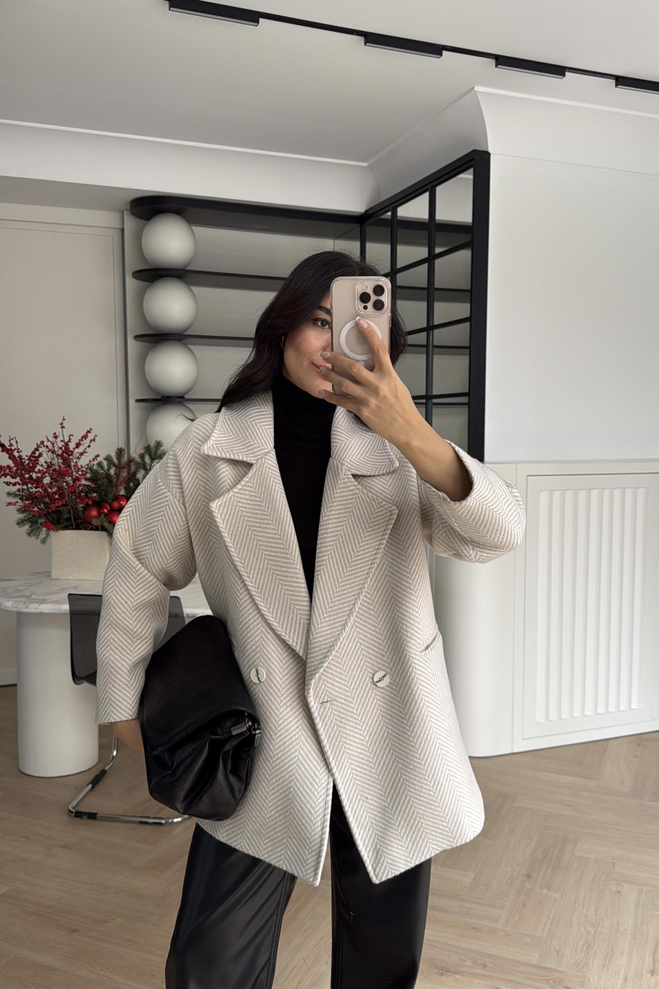 BALIKSIRTI DESEN KAŞE KABAN  EKRU