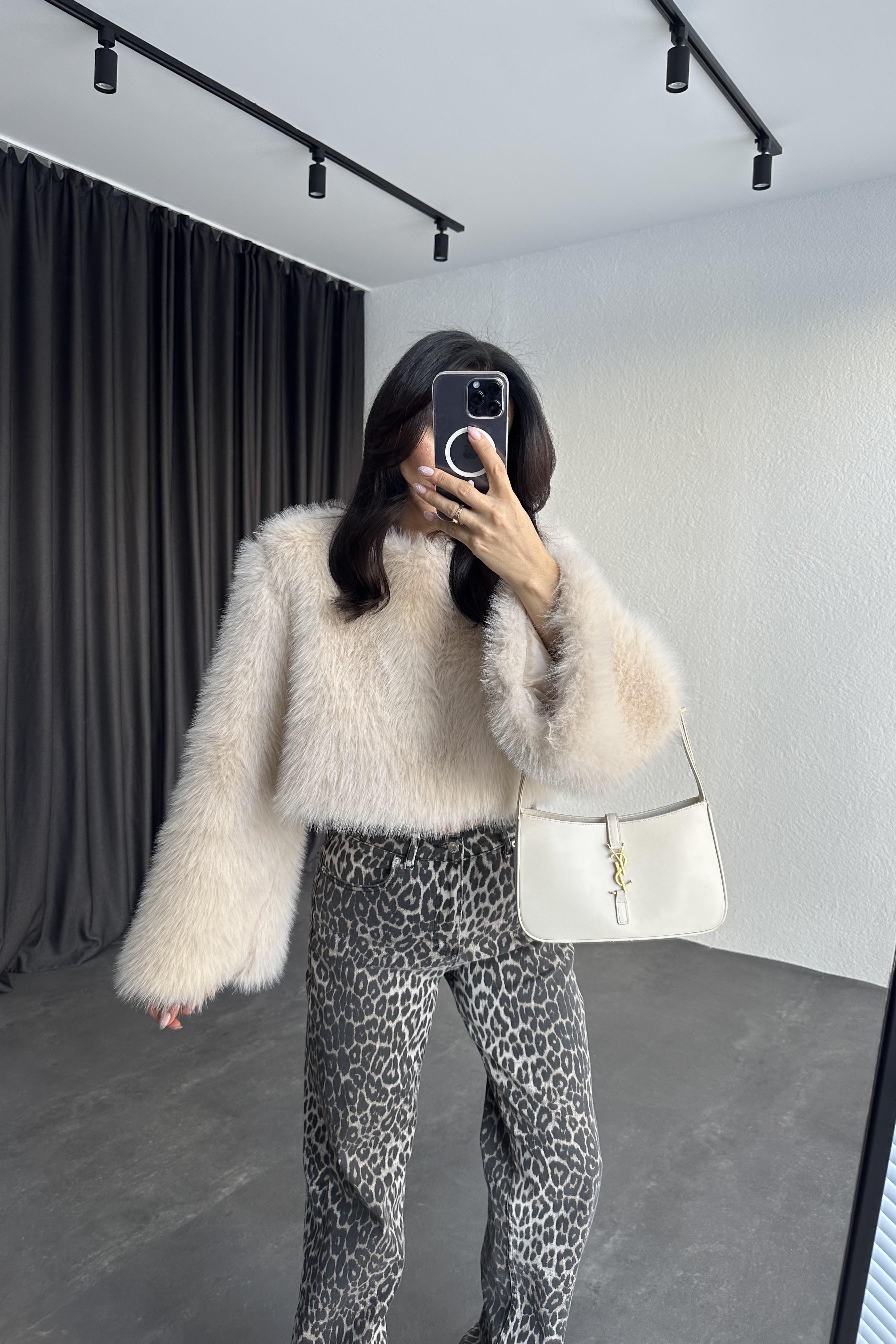 Bej Renk Tasarım Kürk Sweatshirt 