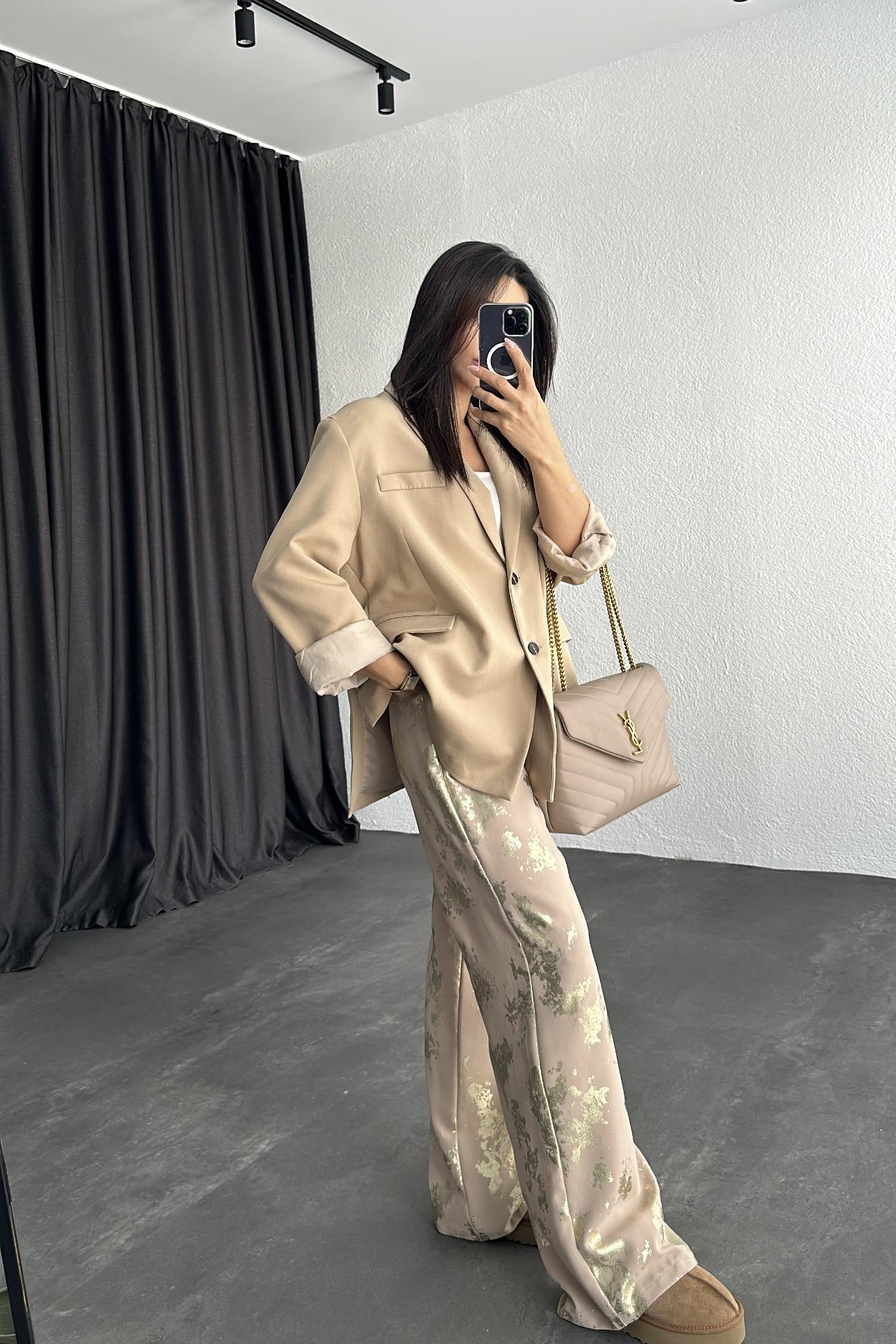 Bej Renk Tok Krep Kumaş Varaklı Rahat Pantolon 