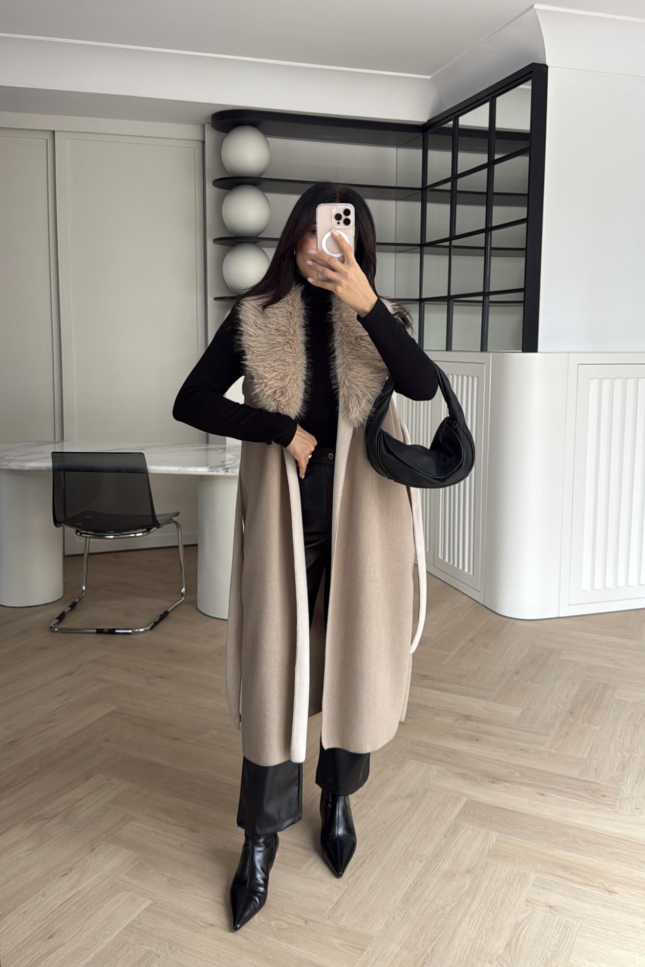 BEJ YAKASI KÜRKÜ KUŞAKLI YELEK 