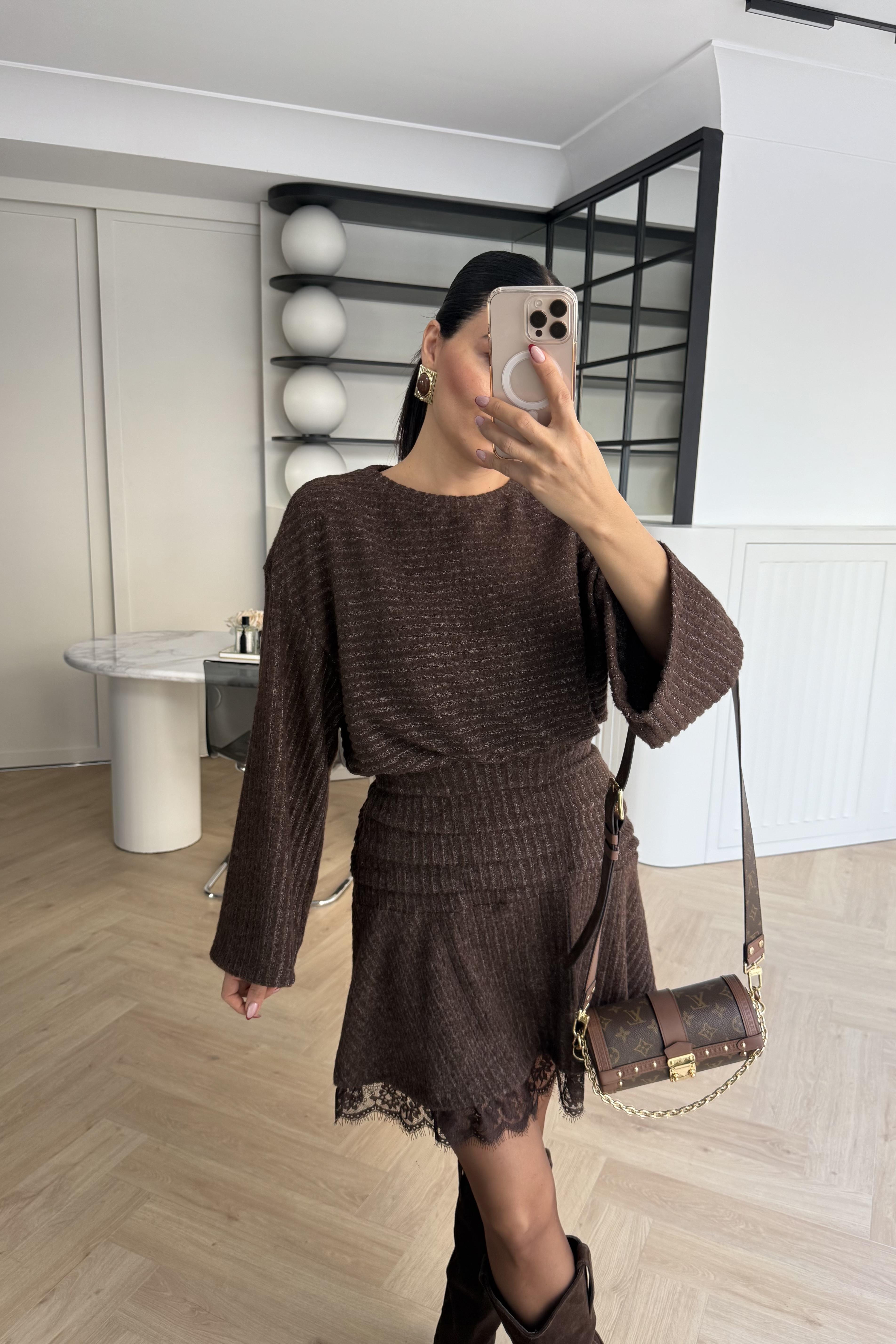 BEL KISMI ESNEK DANTEL DETAYLI ELBİSE KAHVE