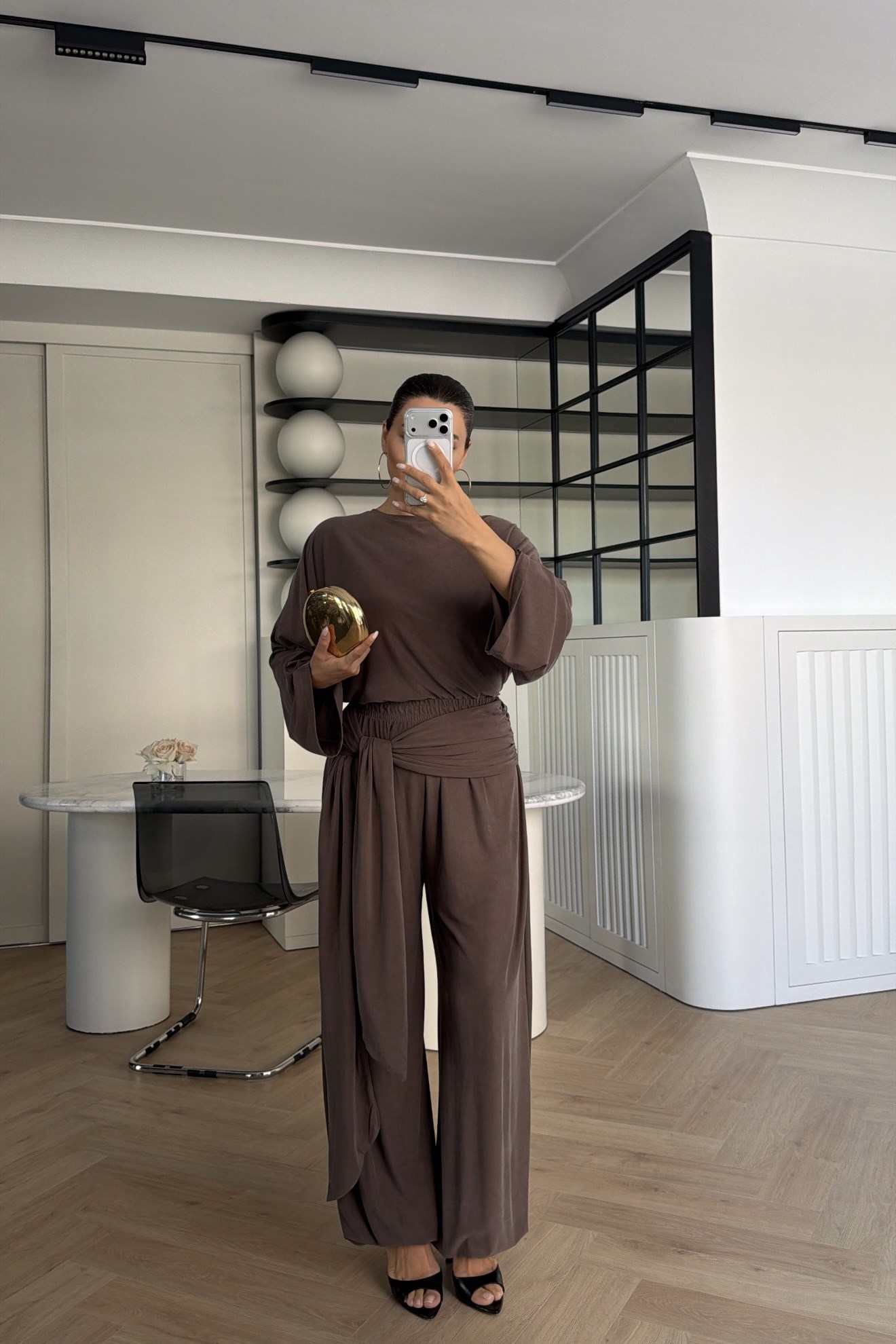 BELİ ŞALLI BLUZ PANTOLON TAKIM KAHVE 