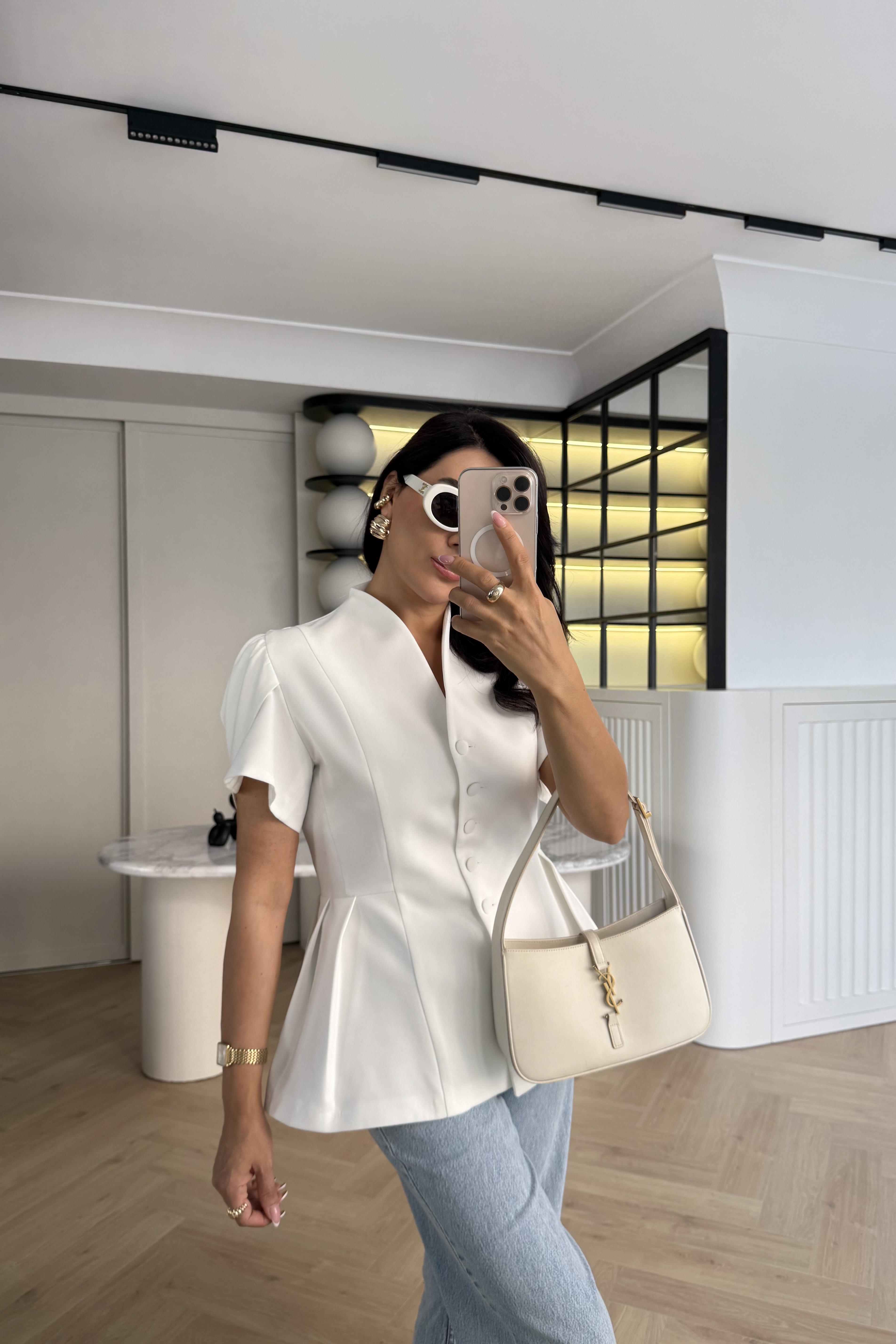 BEYAZ DOUBLE KUMAŞ ÖNDEN DÜĞMELİ PİNTEREST MODEL CEKET