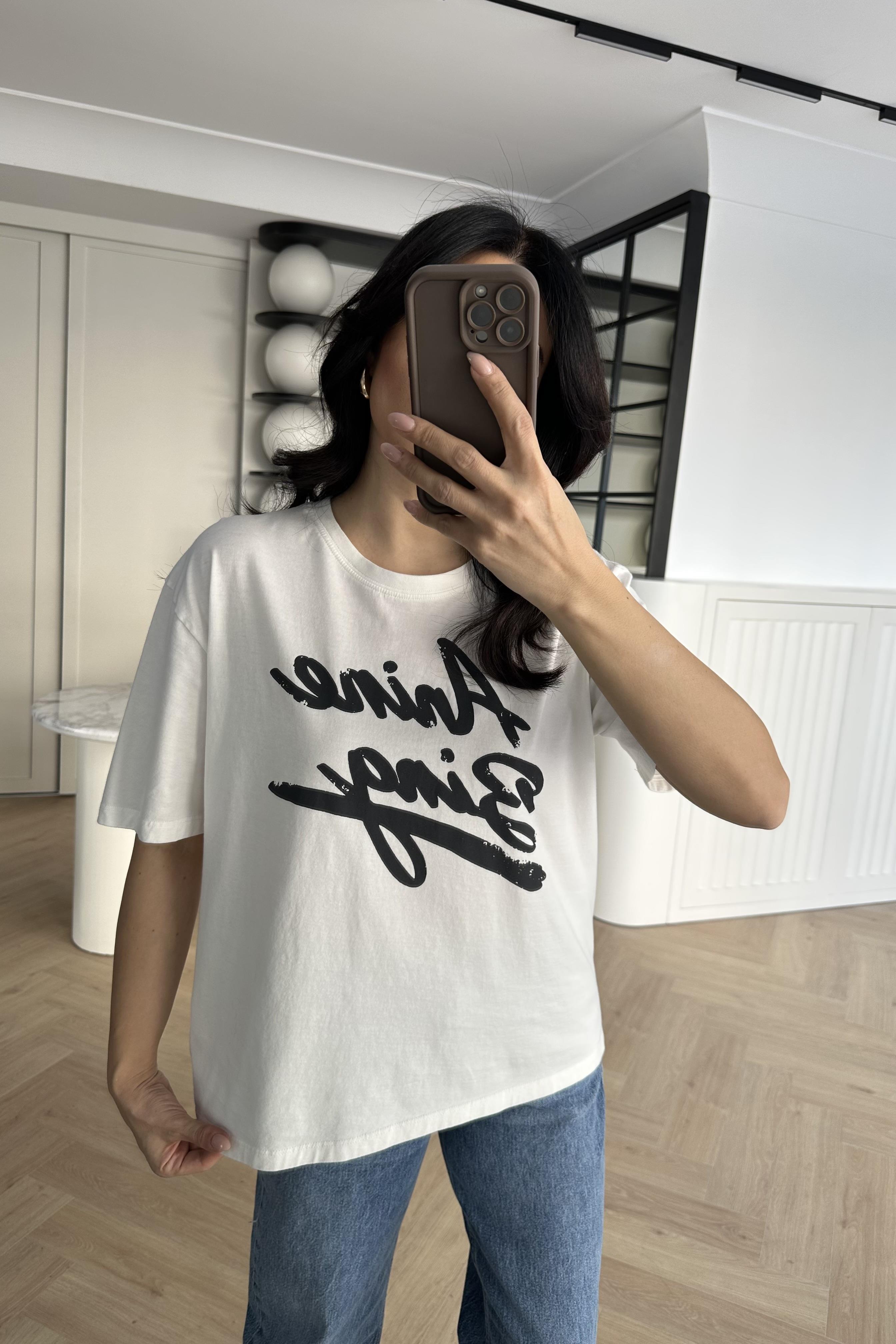 Beyaz Marka Sloganlı Tişört 