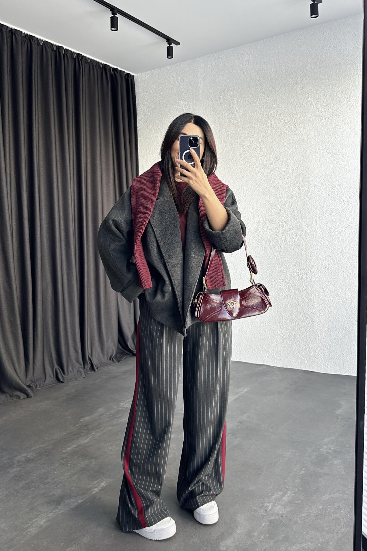 Bordo Şeritli Bel Detaylı Çizgili Kumaş Pantolon 