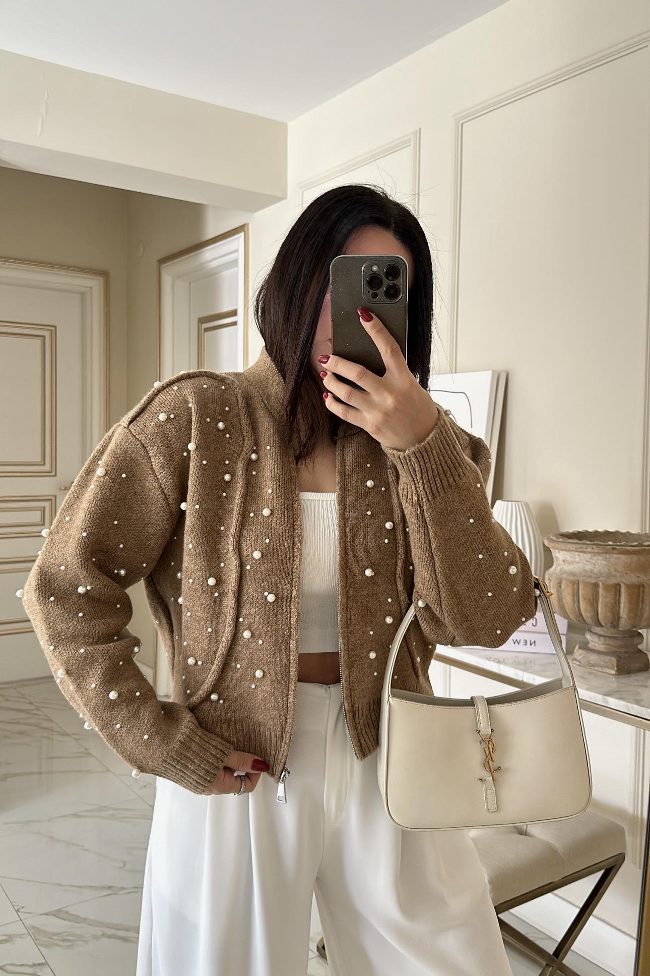 Camel Renk Çakım İnci Detaylı Triko Hırka