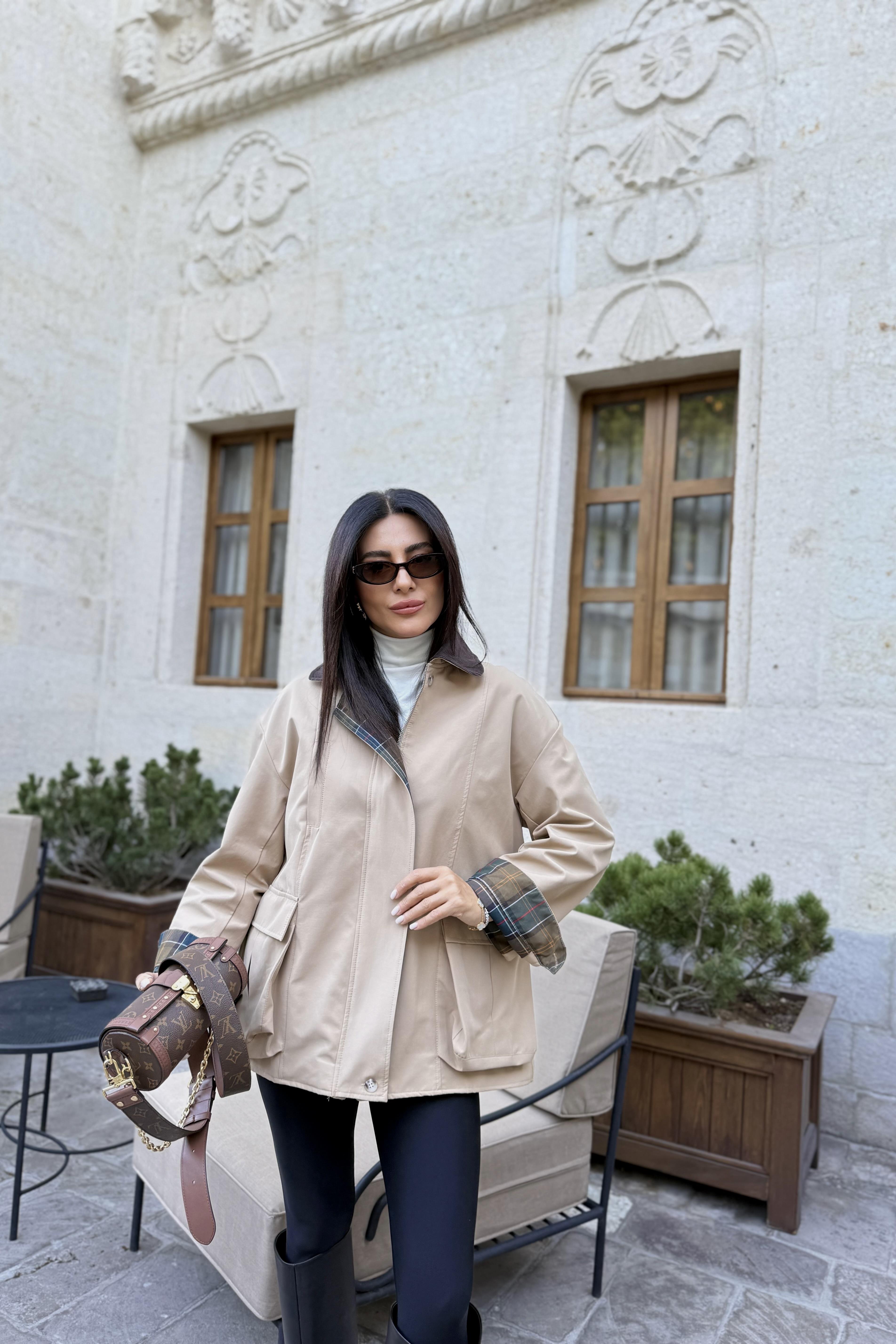 CEPLİ EKOSE CEKET BEJ