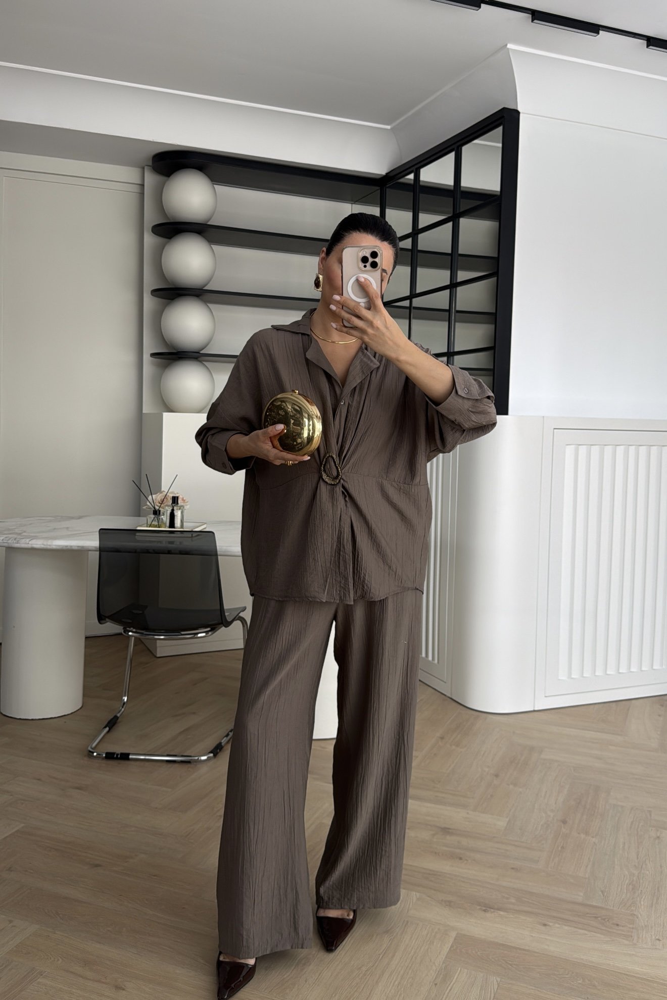 ÇİLEK BROŞLU  MÜSLİN VİZON