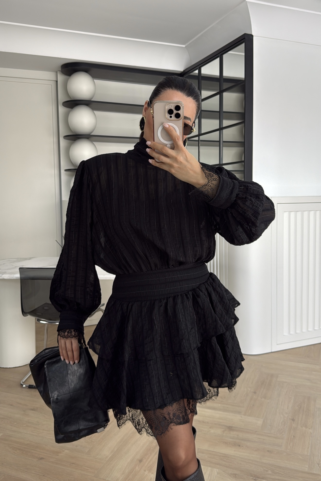 DANTEL DETAYLI KATLI MİNİ ELBİSE SİYAH