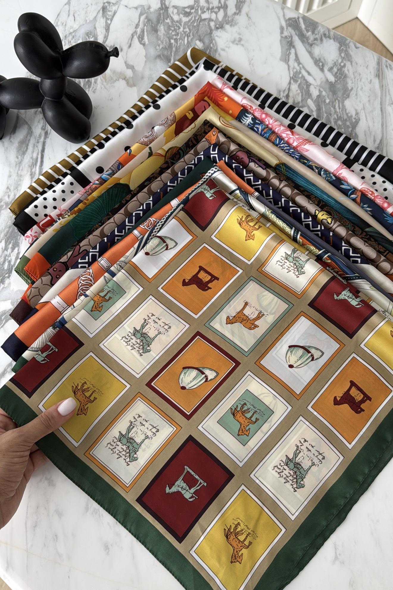 DESENLİ 70x70 CM SATEN FULAR