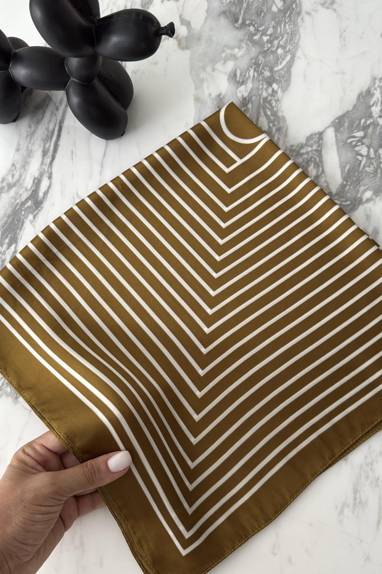 DESENLİ 70x70 CM SATEN FULAR