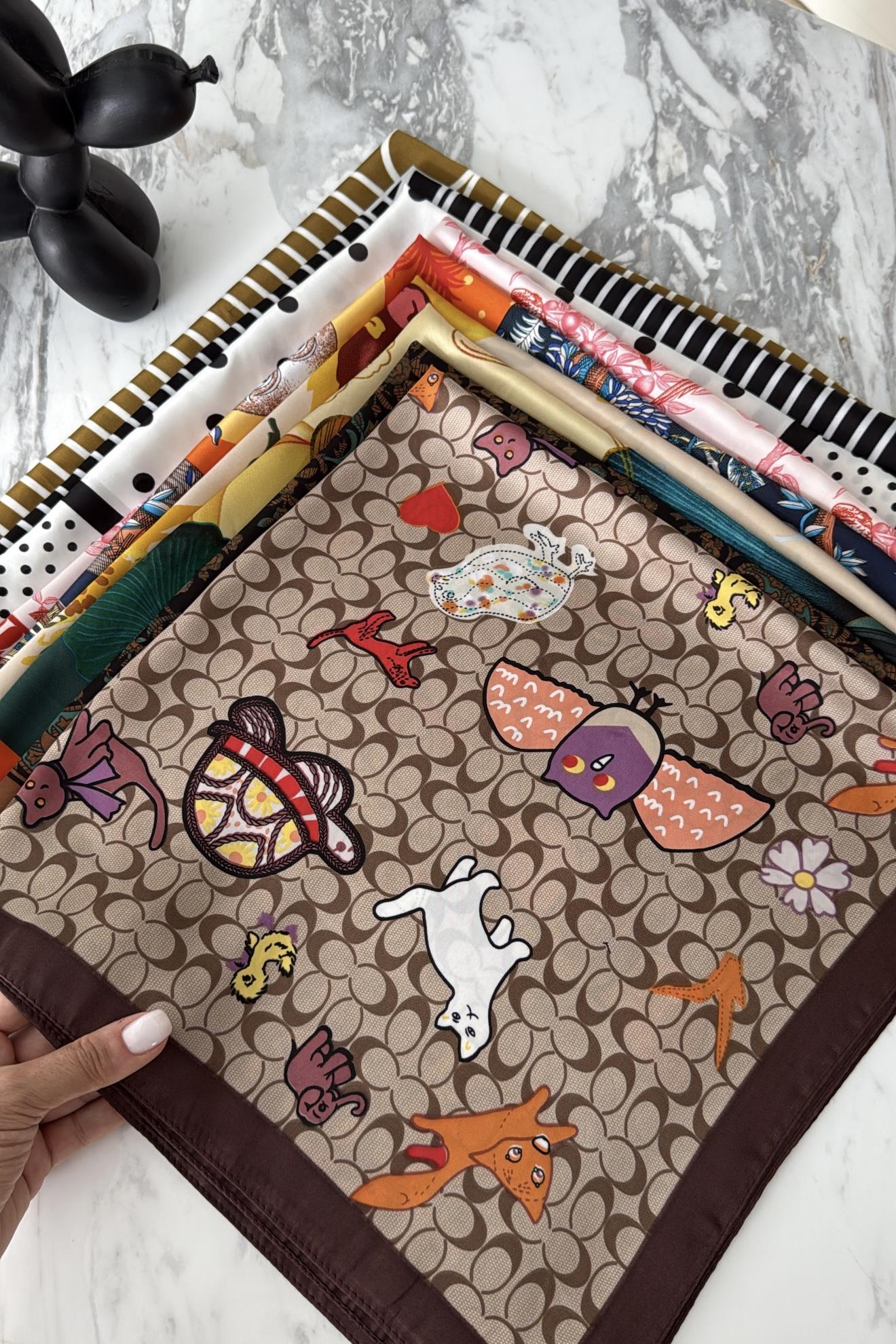 DESENLİ 70x70 CM SATEN FULAR