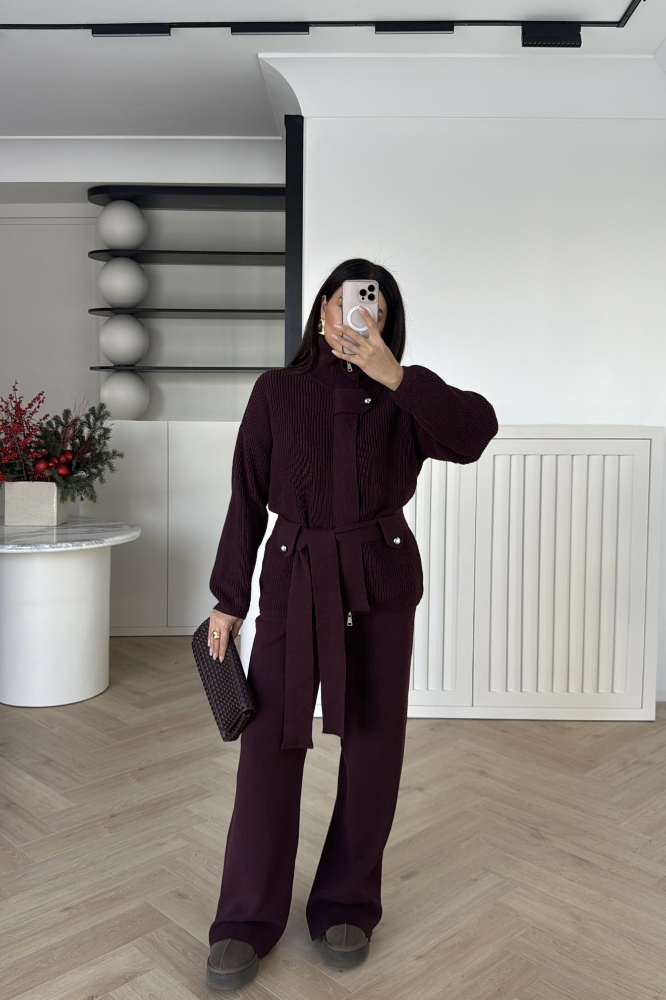 DİK YAKALI KUŞAKLI TRİKO TAKIM BORDO