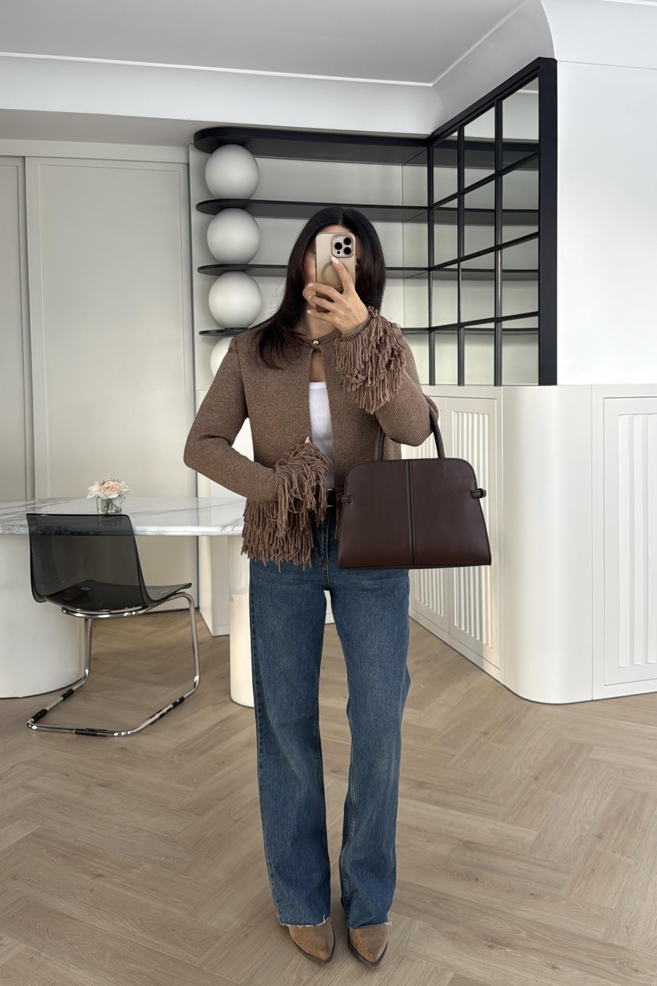 DİLVİN PÜSKÜLLÜ DÜĞMELİ HIRKA 