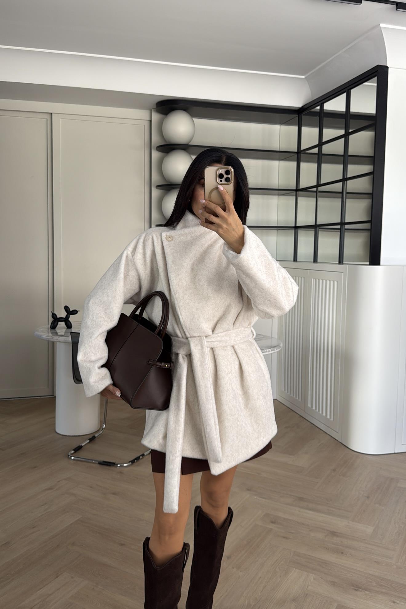 EKRU ASTARLI DİK YAKA PELUŞ CEKET