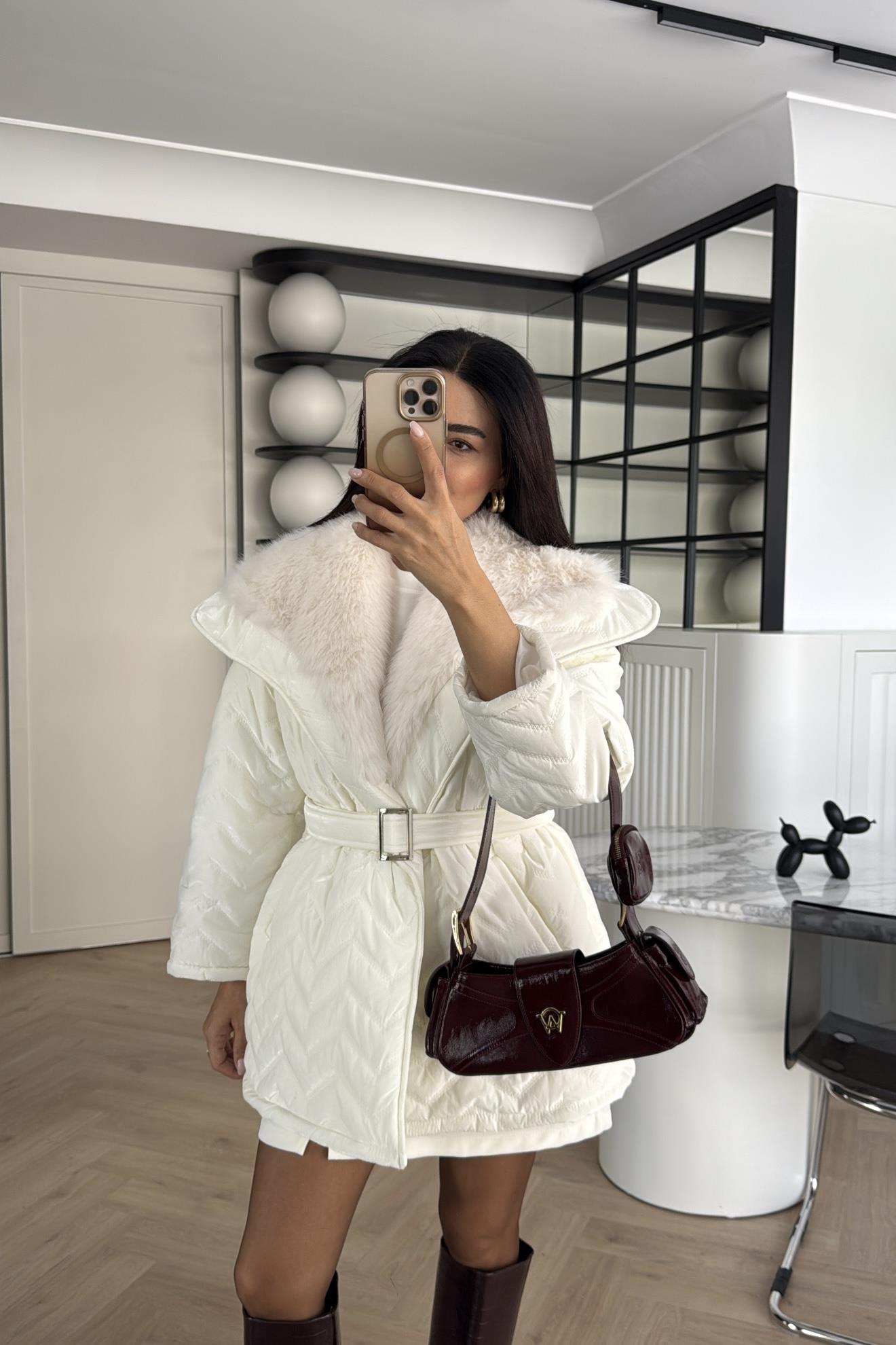 EKRU RENK TASARIM KÜRKLÜ ELYAF DOLGULU MONT 