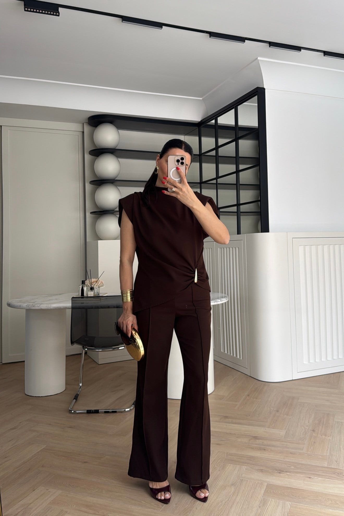 GOLD AKSESUARLI BLUZ PANTOLON TAKIM KAHVE 