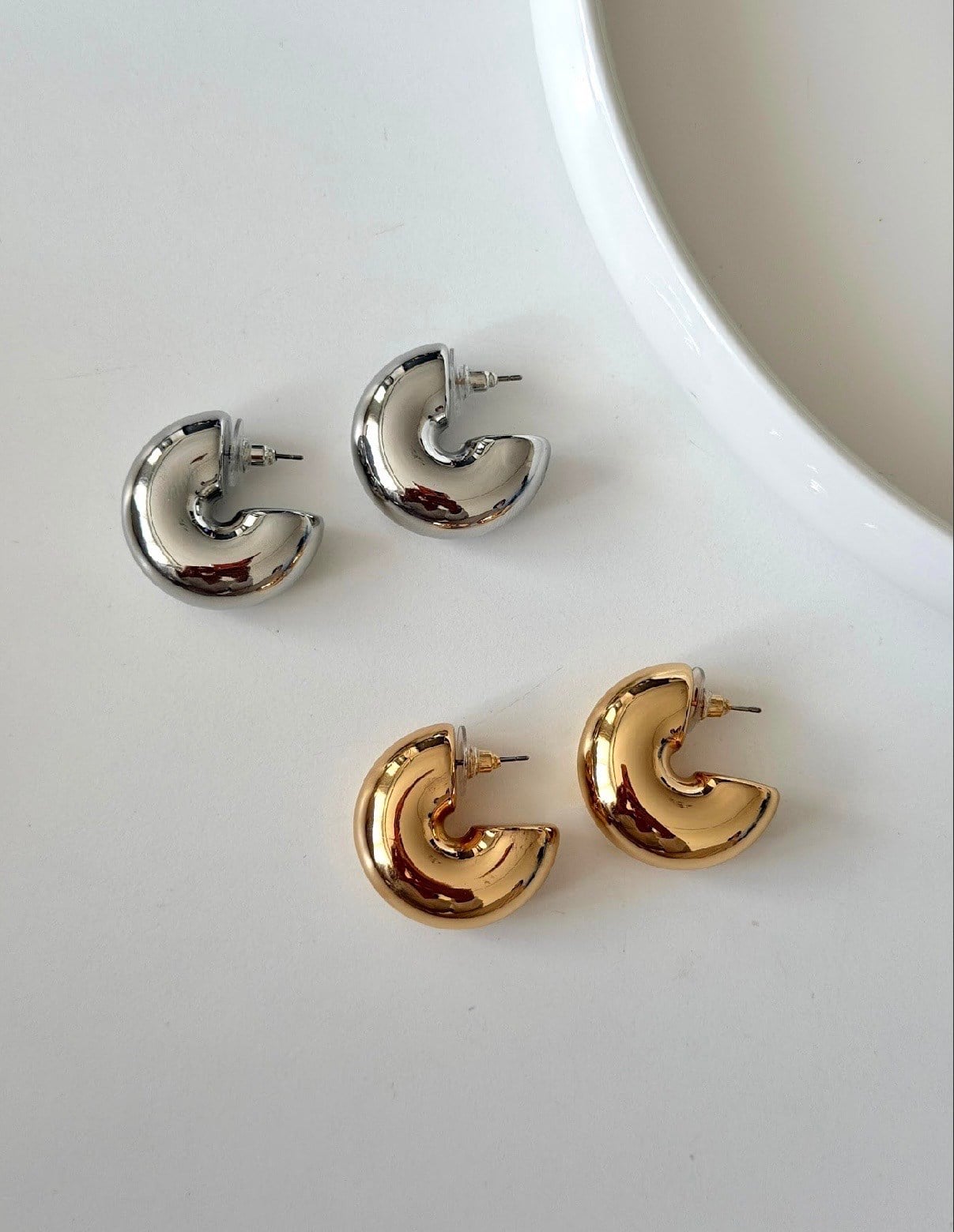 GOLD TOMBUL YARIM HALKA KÜPE