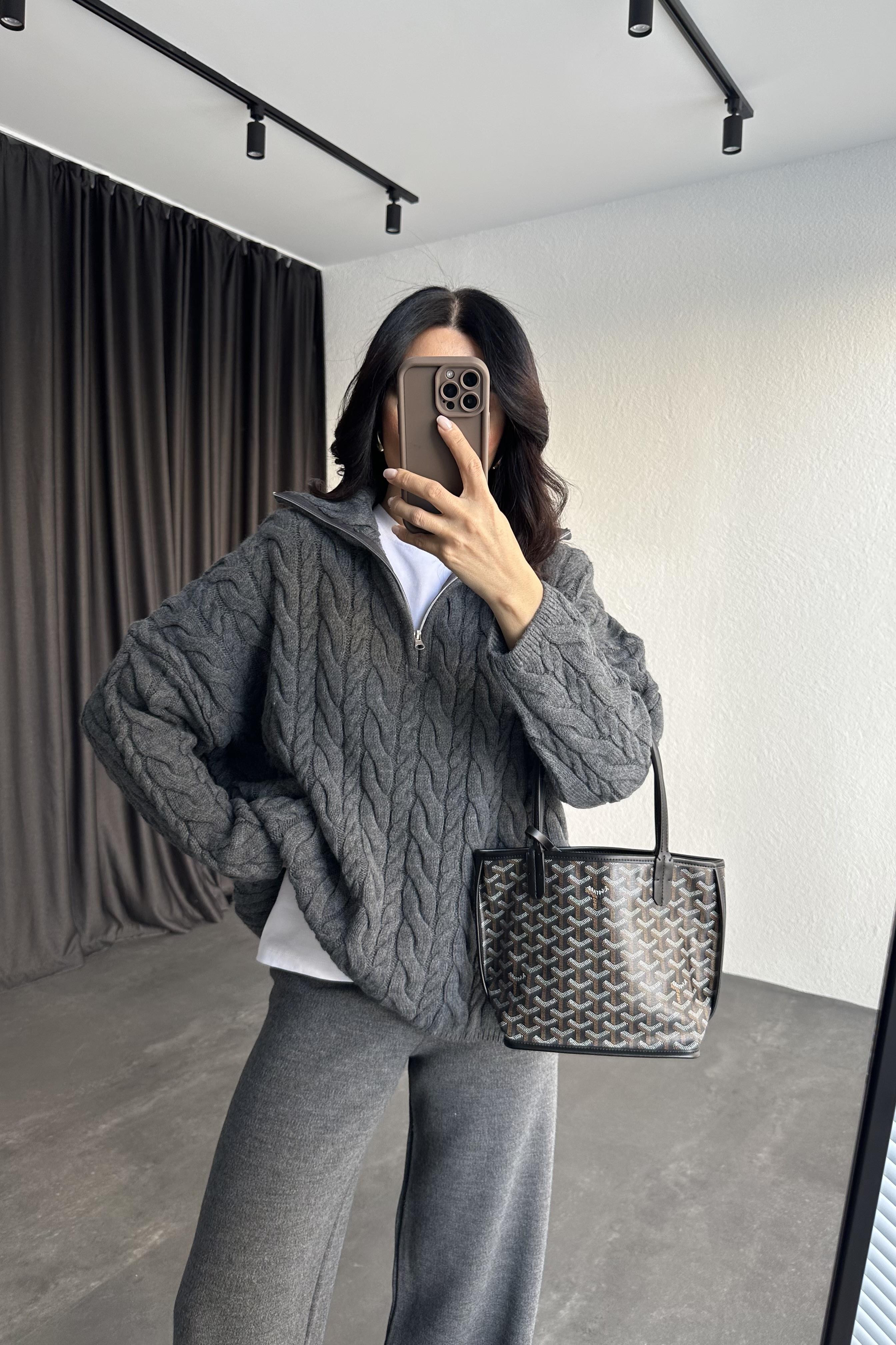 Gri Renk Fermuarlı Salaş Triko Kazak 