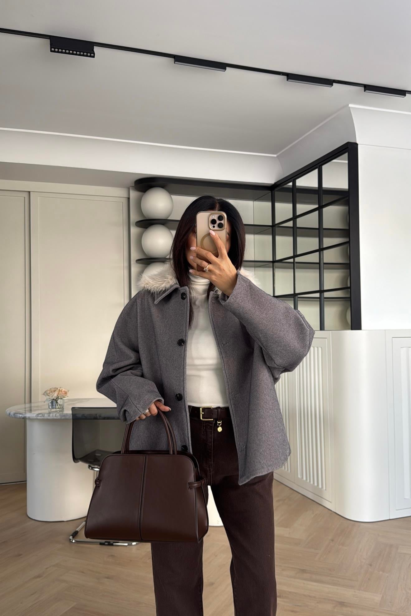 GRİ RENK ZR MODEL YAKASI KÜRKLÜ KAŞE CEKET 